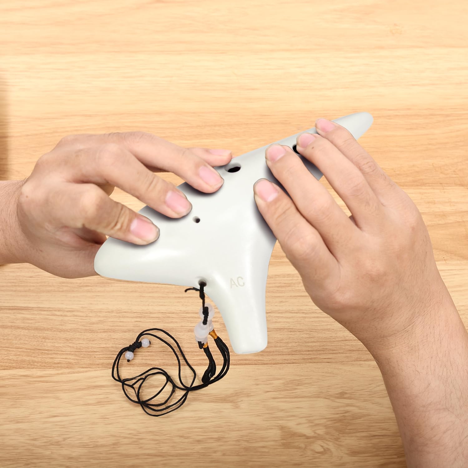 Alt-C-Schlüssel Weiß – Ocarina Professional Master Tuning 12-Loch Keramik Piccolo weißes Aussehen ist schöner, kommt mit Grifftabelle, Umhängeband und Aufbewahrungsbox