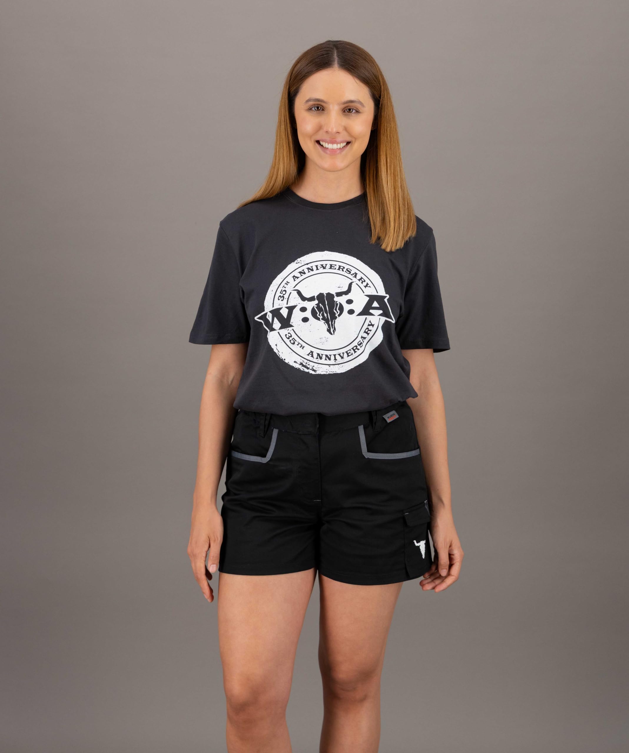 WÜRTH MODYF Damen Arbeitsshorts Stretch X - Wacken Edition - Gr. 32-48 | Kurze Cargo-Arbeitshose – ideal für Festival, Freizeit und aktive Tage im Freien.