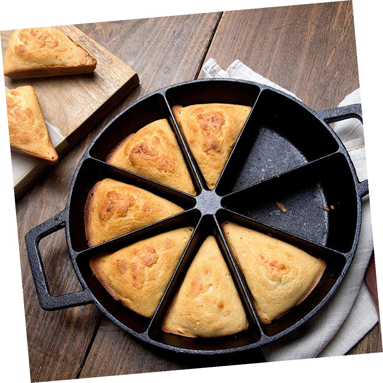 Gusseiserne Runde Brotform mit 8 Kanten und Sicheren Doppelgriffen Vielseitig für Herd und Backofen in Moderner Küche Robuste Backform für Maisbrot und Kuchen