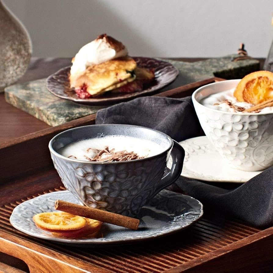 Amazon | 丁寧に彫られたレリーフの花模様が素敵な カップ