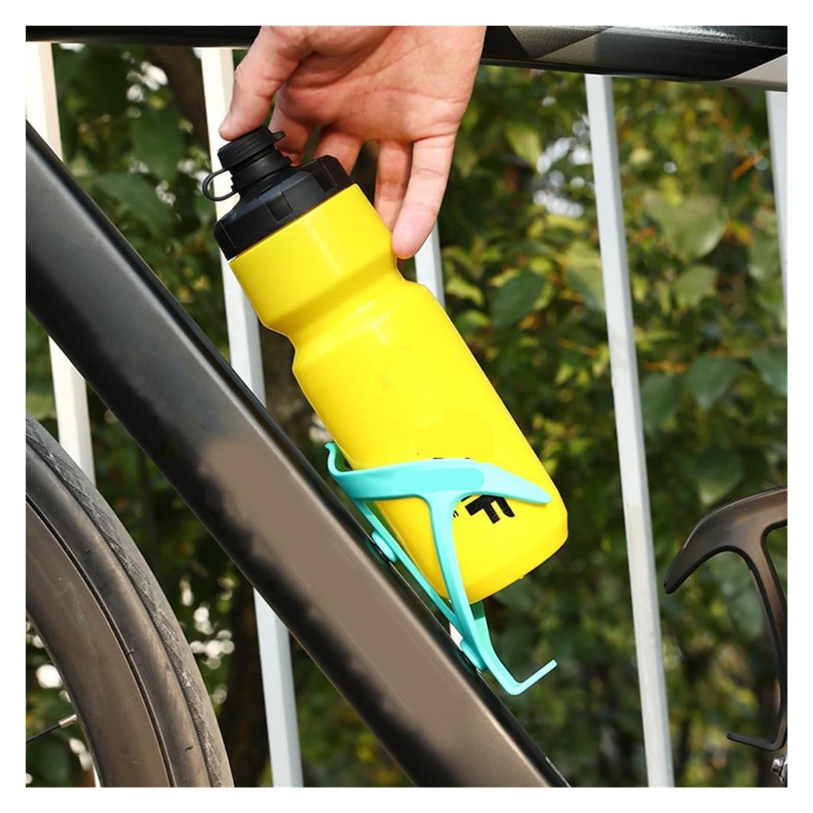 El portabidón de Goma se Adapta a Bicicletas Carretera y montaña