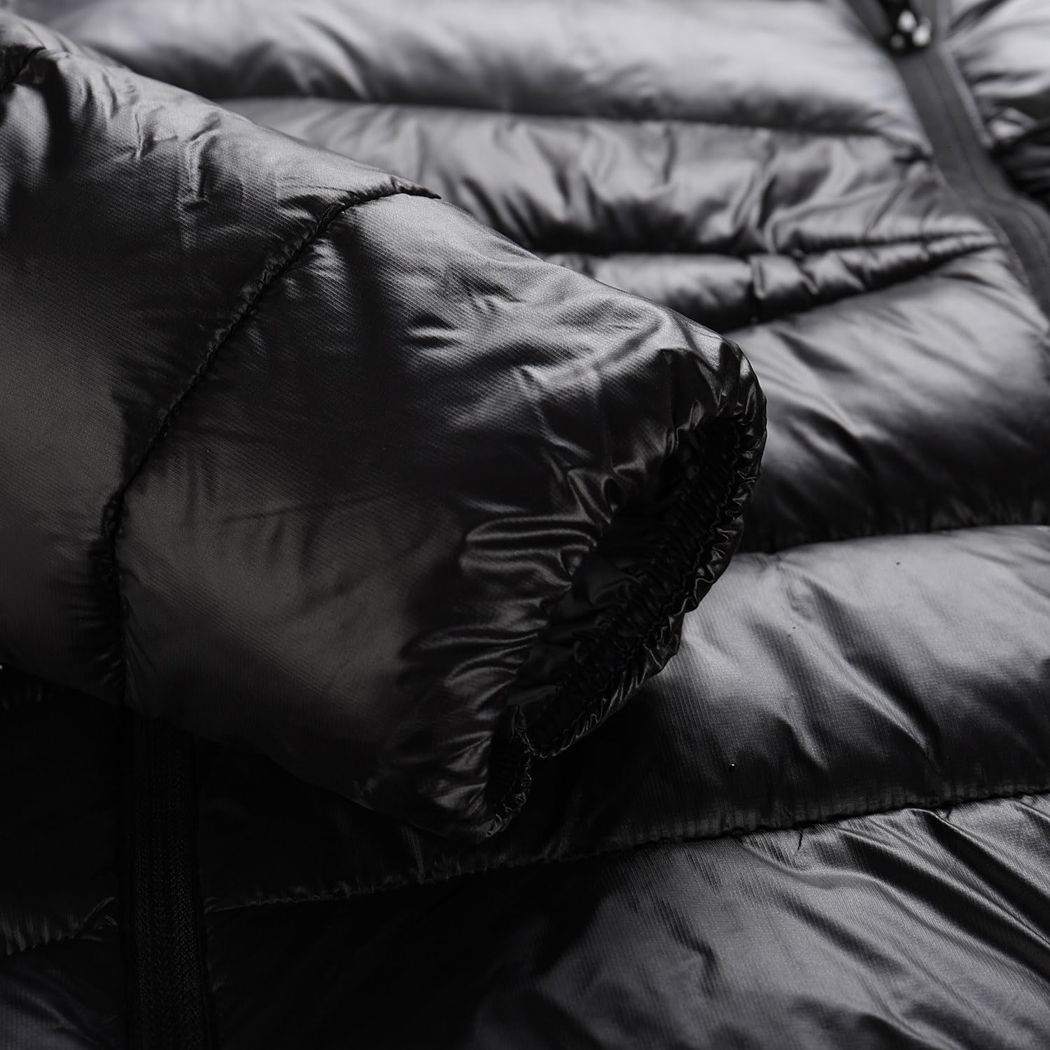 Alpine Pro Chaqueta de invierno ultraligera para hombre para la ciudad y la montaña ROG con revestimiento impermeable funcional WR y un fuerte aislamiento interior HI-THERM, Negro