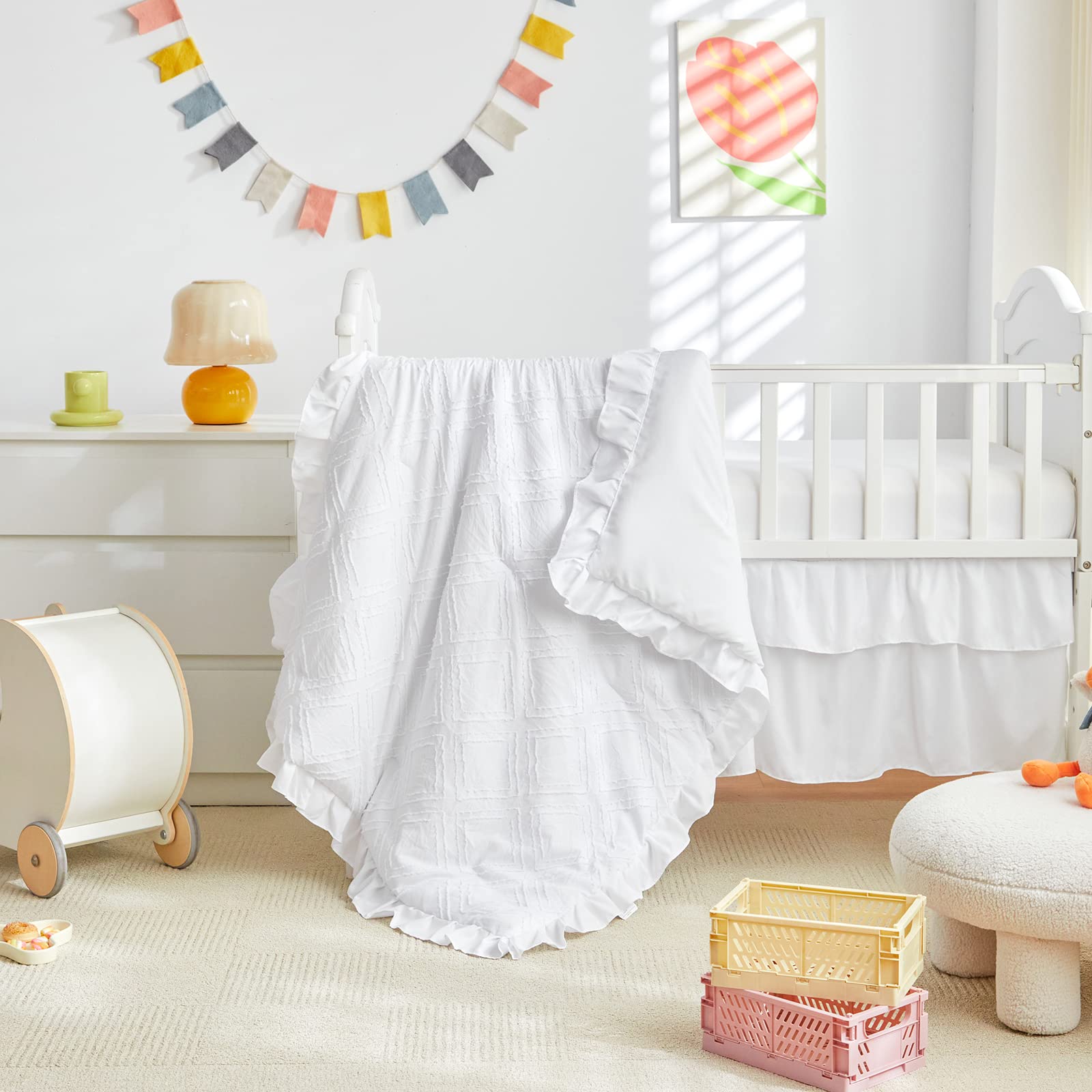 Juego de ropa de cama para cuna pequeña de 3 piezas, edredón acolchado con volantes y sábana bajera ajustable y falda de cama con volantes, bonita ropa de cama desgastada para bebé, solo se adapta a