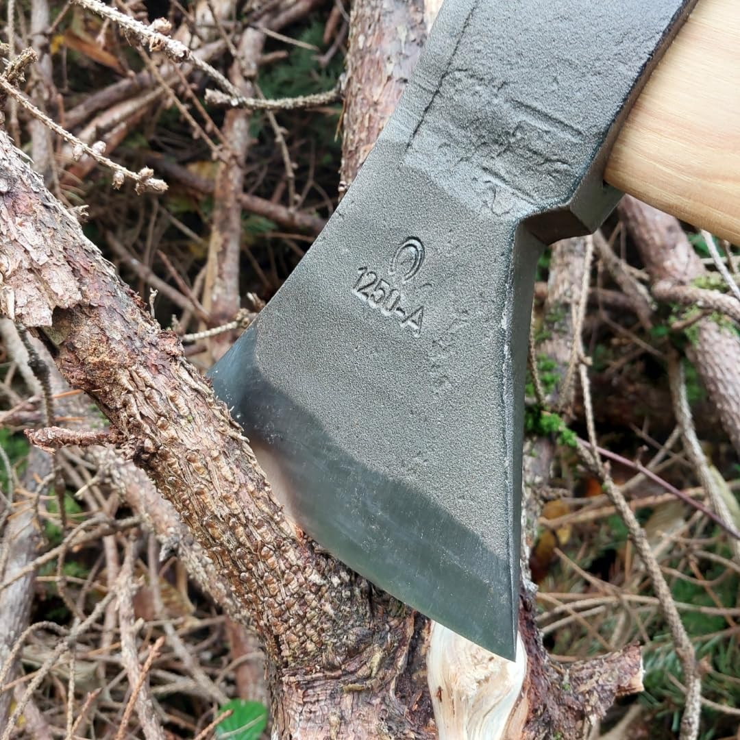 Bison 1879 Siekiera uniwersalna1250 g, 700 mm - wszechstronna siekiera do wszystkich prac w lesie i ogrodzie