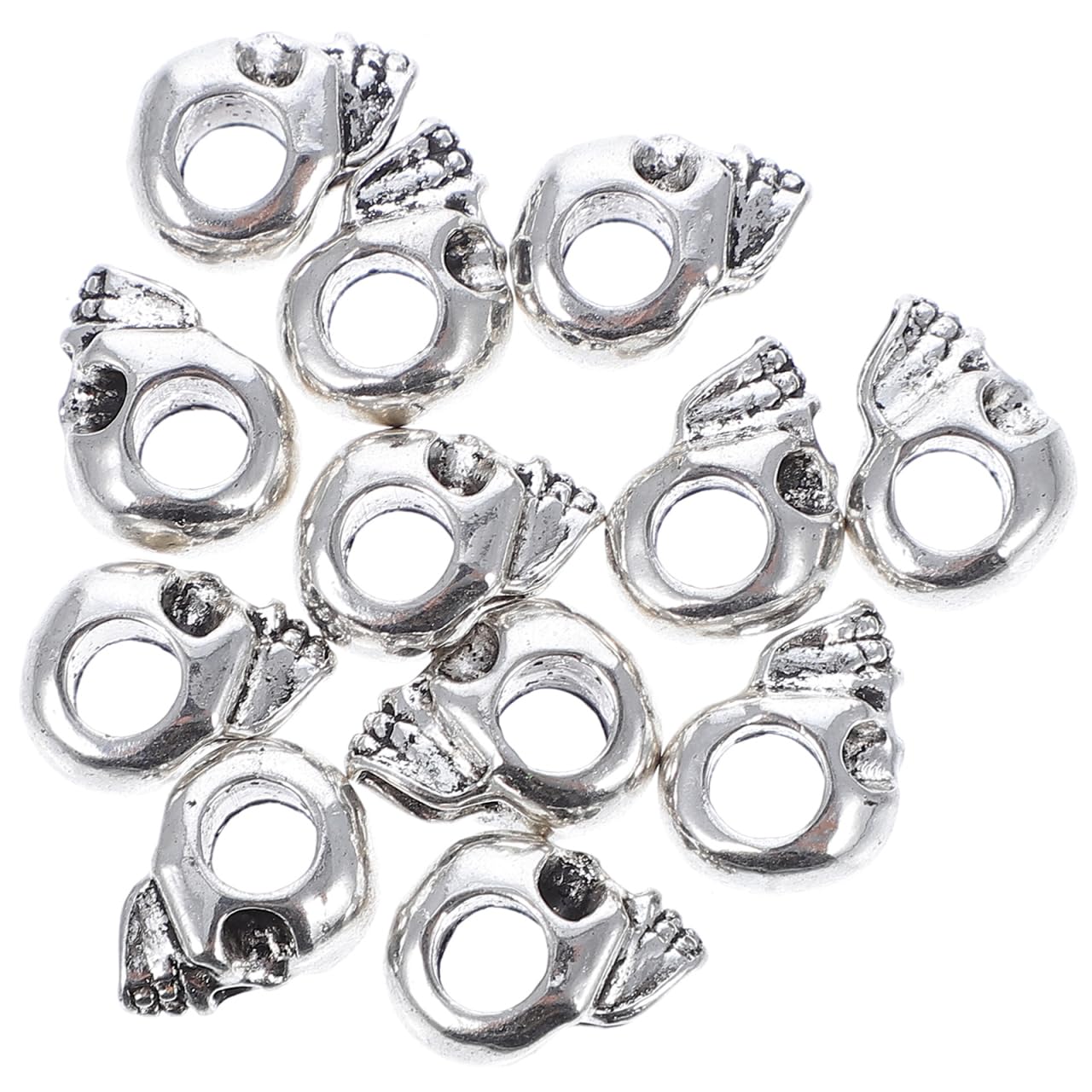 Pulseras de abalorios con calaveras de plata para un look rockero 8