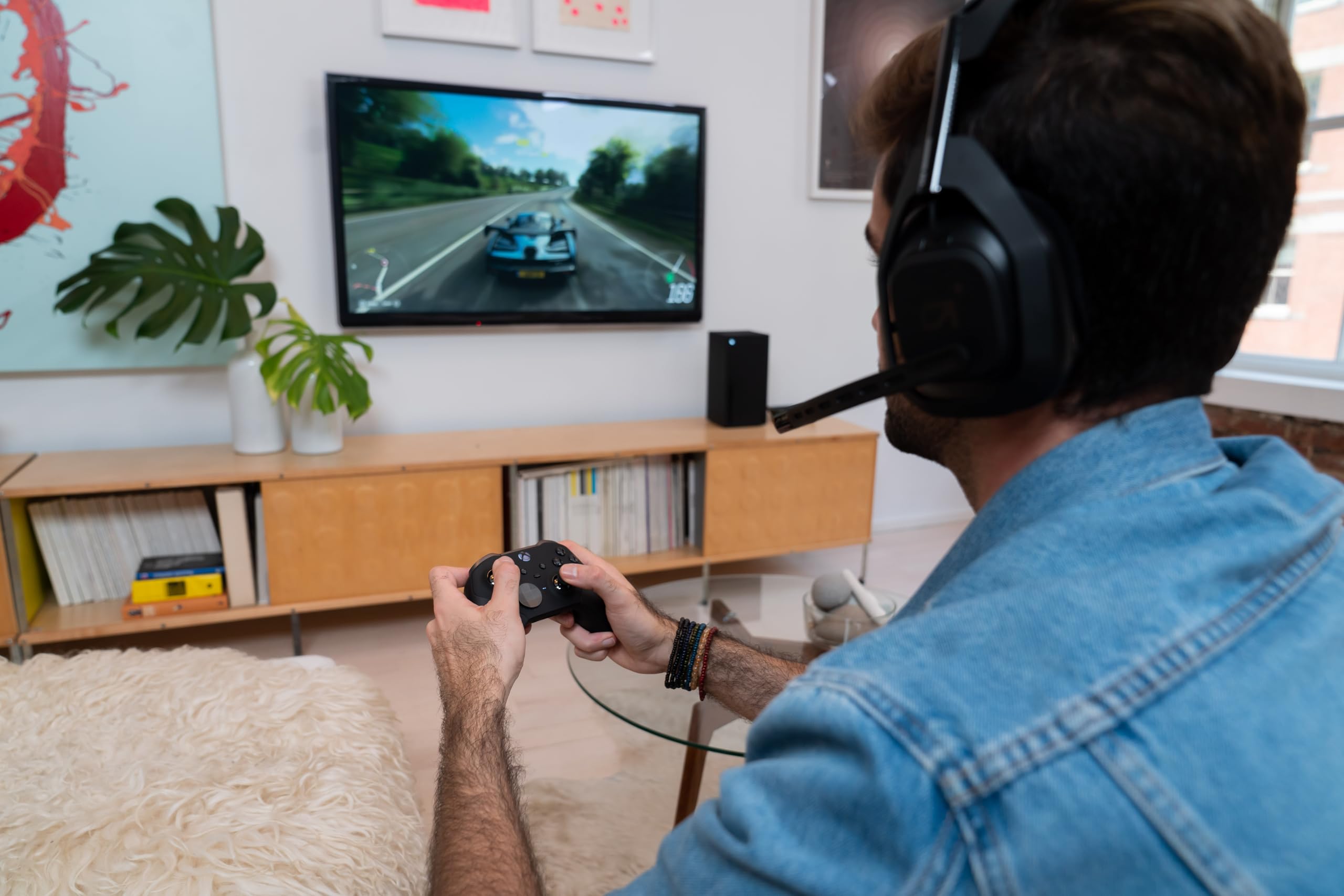 Xbox Series X — view 9