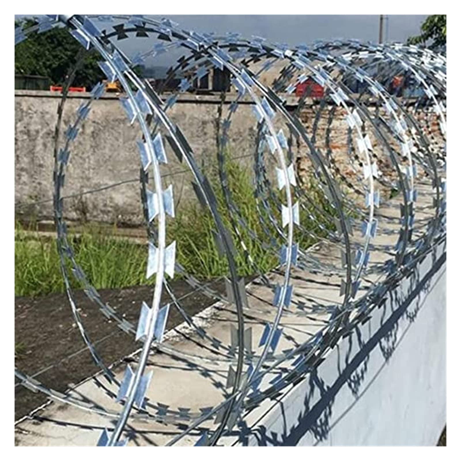 Protección contra robo y escalada mediante alambre de púas para cercados exteriores