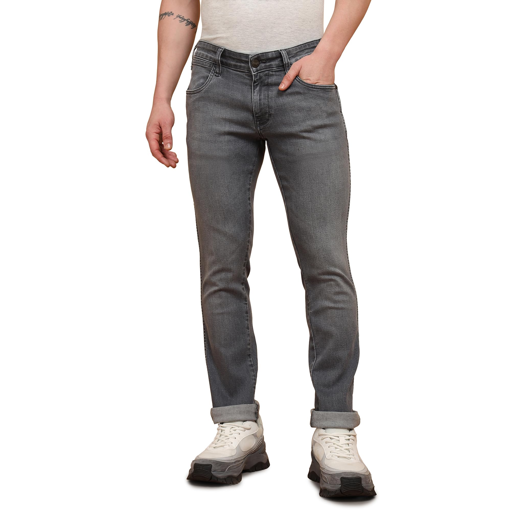 WranglerMen's Skanders Slim Fit Low-Rise Jeans