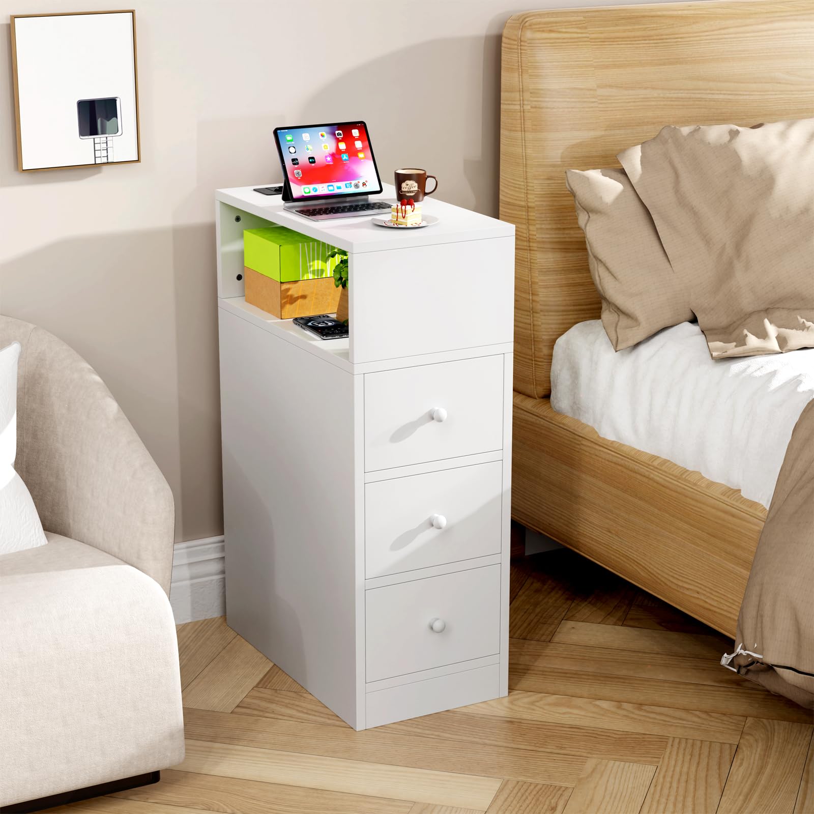 Comodino Stretto con Prese e Porte USB Bianco Comodino con Scomparti a Giorno e Cassetto Tavolino da Notte Mobile Salvaspazio per Camera da Letto Soggiorno 45x25x70cm Comodini Strett, 1 pezzo
