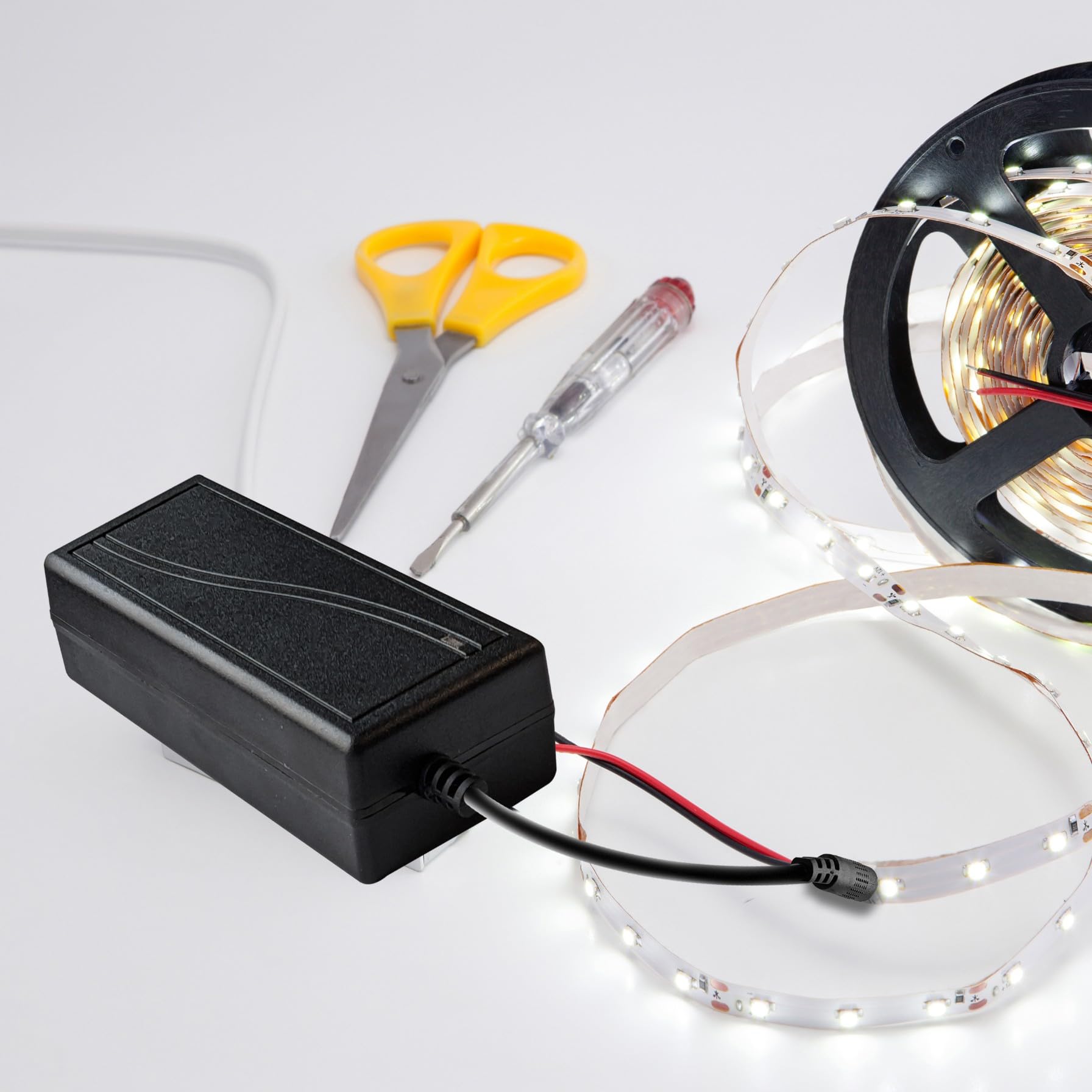 Retoo Alimentatore 12V 5A Spina EU Spinotto, Adattatore di Alimentazione per LED, RBA, Trasformatore AC-DC Lunghezza cavo 1 m, convertitore driver, Nero