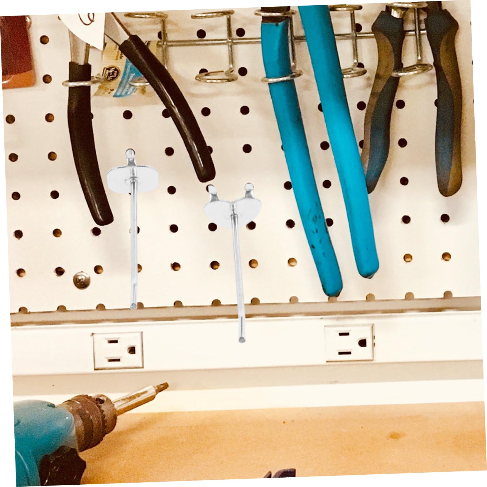 HOMOCONO 20pcs Heart Shaped Pegboard Hooks Metal Hooks for Garage Bedroom Bathroom Closet Heavy Duty Easy Install