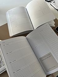 JO & JUDY® Kalender 2023 Carmushka "One Chapter at a Time" - Design