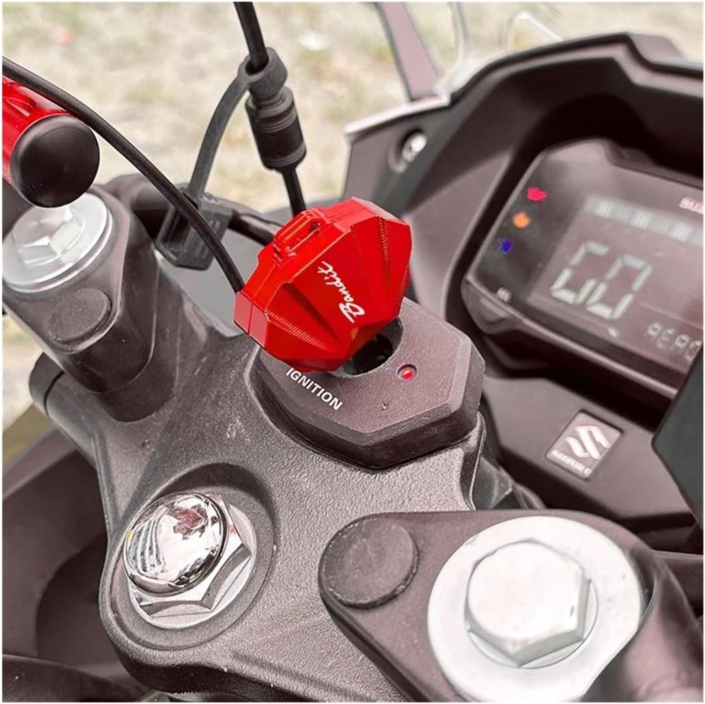 Для мотоциклов SUZUKI Bandit 400, 600, 650, 1200, 1250, 1250S: чехол для ключей, защитный корпус, брелок, футляр для ключей (Red2)