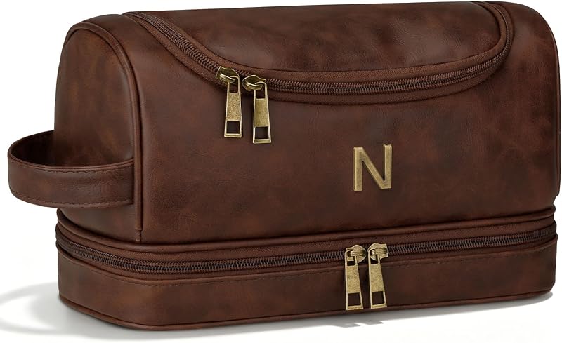 Necessaire de viagem CLOUDWINGS marrom com letras personalizáveis