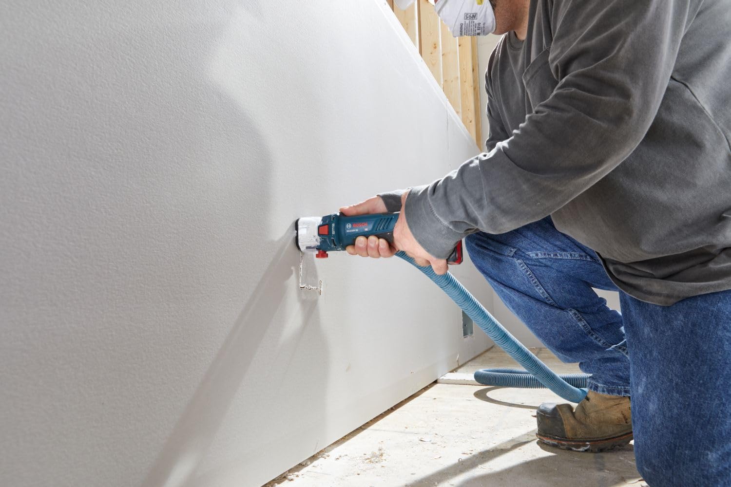 BOSCH GCU18V-30N Outil de découpe sans fil pour cloison sèche sans balais 18 V (outil nu)