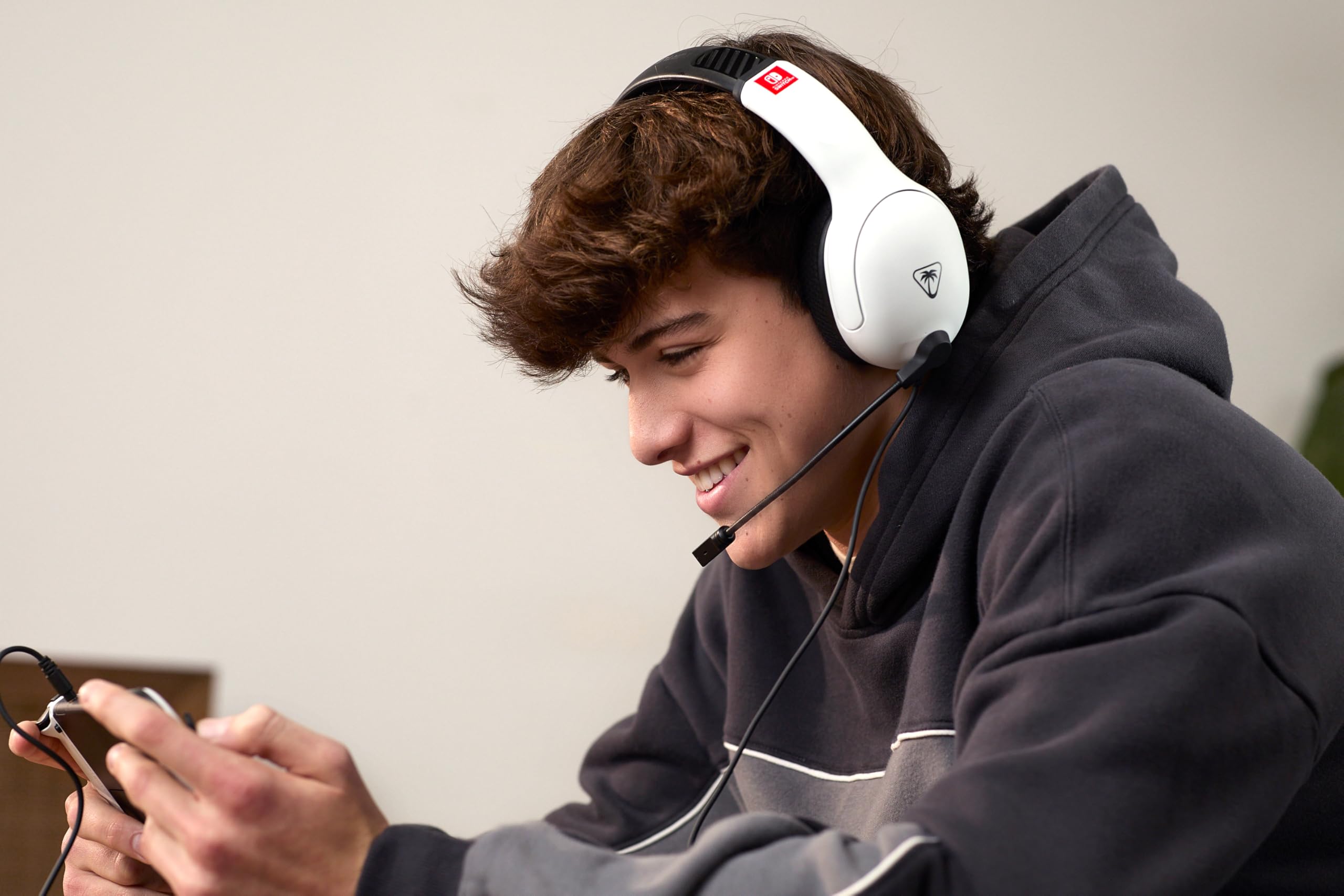 Turtle Beach Airlite Fit Przewodowe słuchawki gamingowe z oficjalną licencją dla Nintendo Switch, Lite, model OLED, czarno-biały