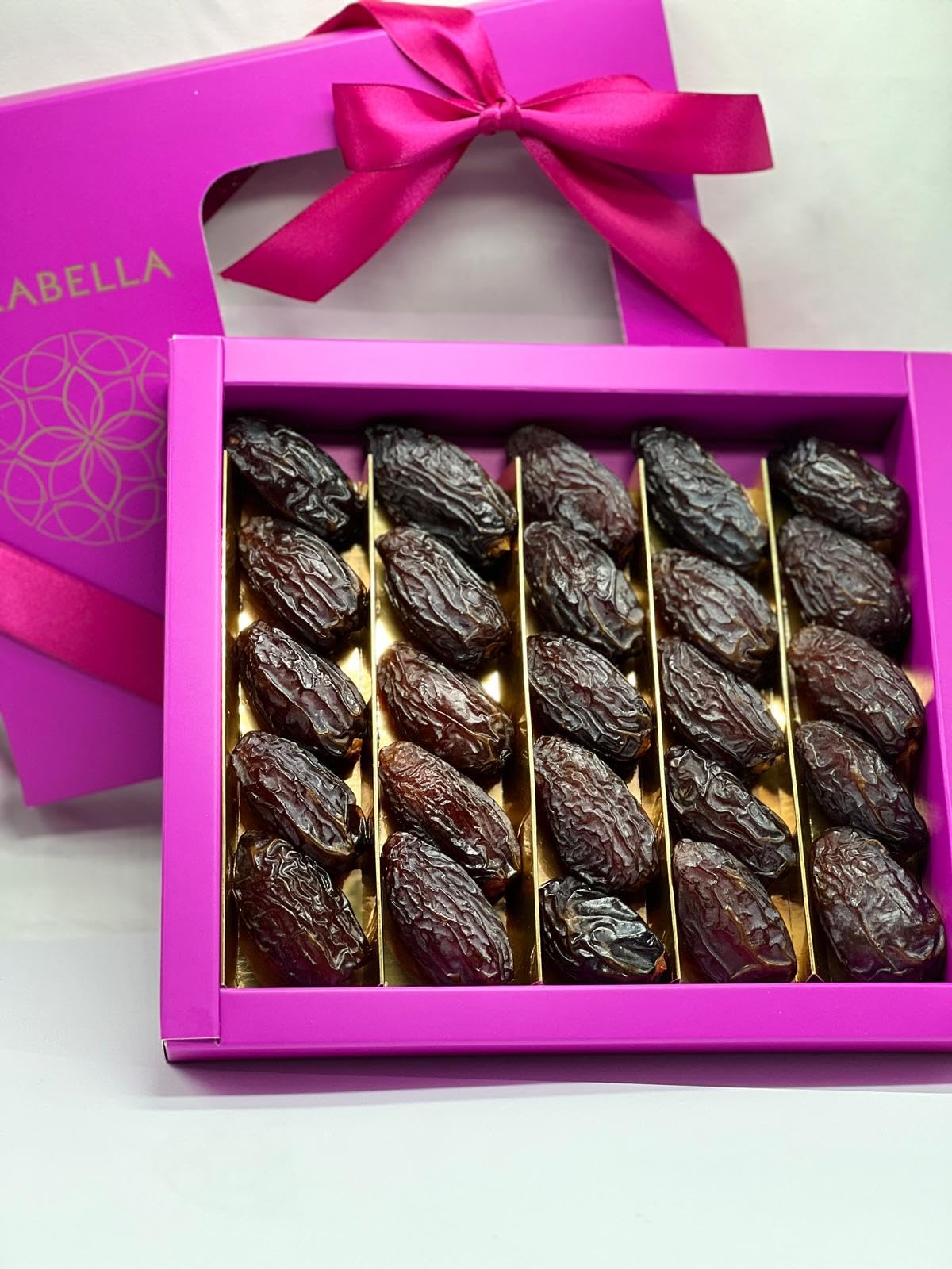 PREMIUM MEDJOOL DATES – JUMBO – CLASS A – Gift Box - 25 PIECES/APPX 550G Large (Jumbo) Dates 100% Natural Vegetarian - Vegan