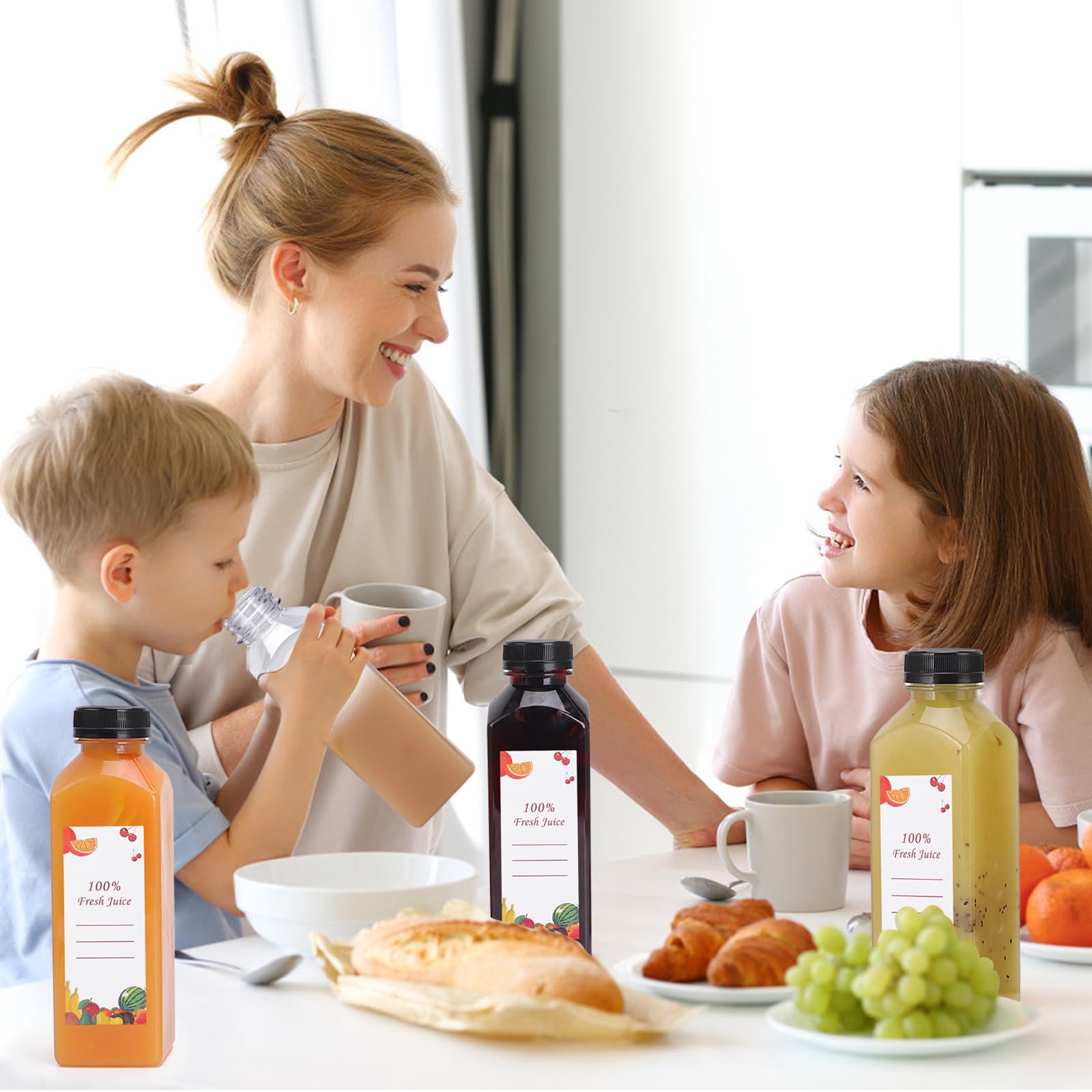 OBKJJ Botellas de plástico para jugo, 150 botellas de agua vacías de plástico de 16 onzas con tapas, reutilizables, transparentes, recipientes para bebidas, jugos, batidos, agua con 2 cepillos, 2