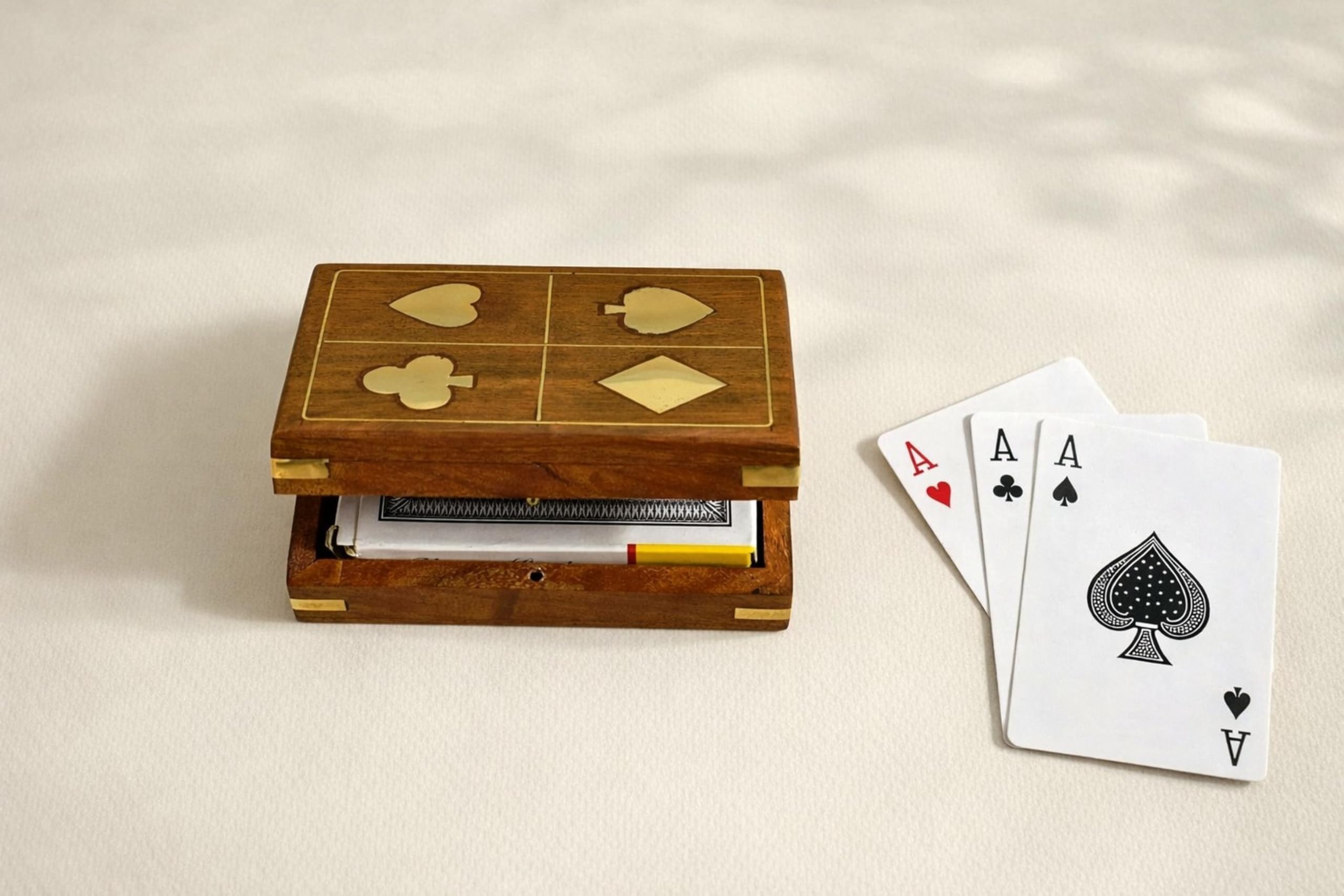 India House Wooden Playing Card Box 11 x 7.5 x 3.5 cm Handcrafted Brass-Inlay Single-Deck Holder Decorative Storage Organiser, Ideal Anniversary or Housewarming Gift