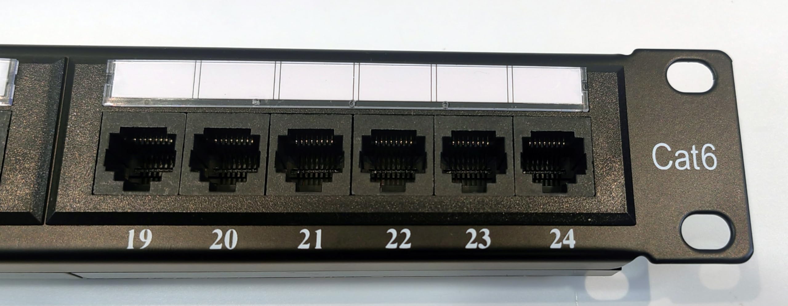Panneau de brassage 24 ports Cat6 10G, panneau de brassage réseau UTP 48,3 cm, panneau de brassage Ethernet 1U à montage mural pour câblage Cat6, Cat5e, Cat5 (24 ports)