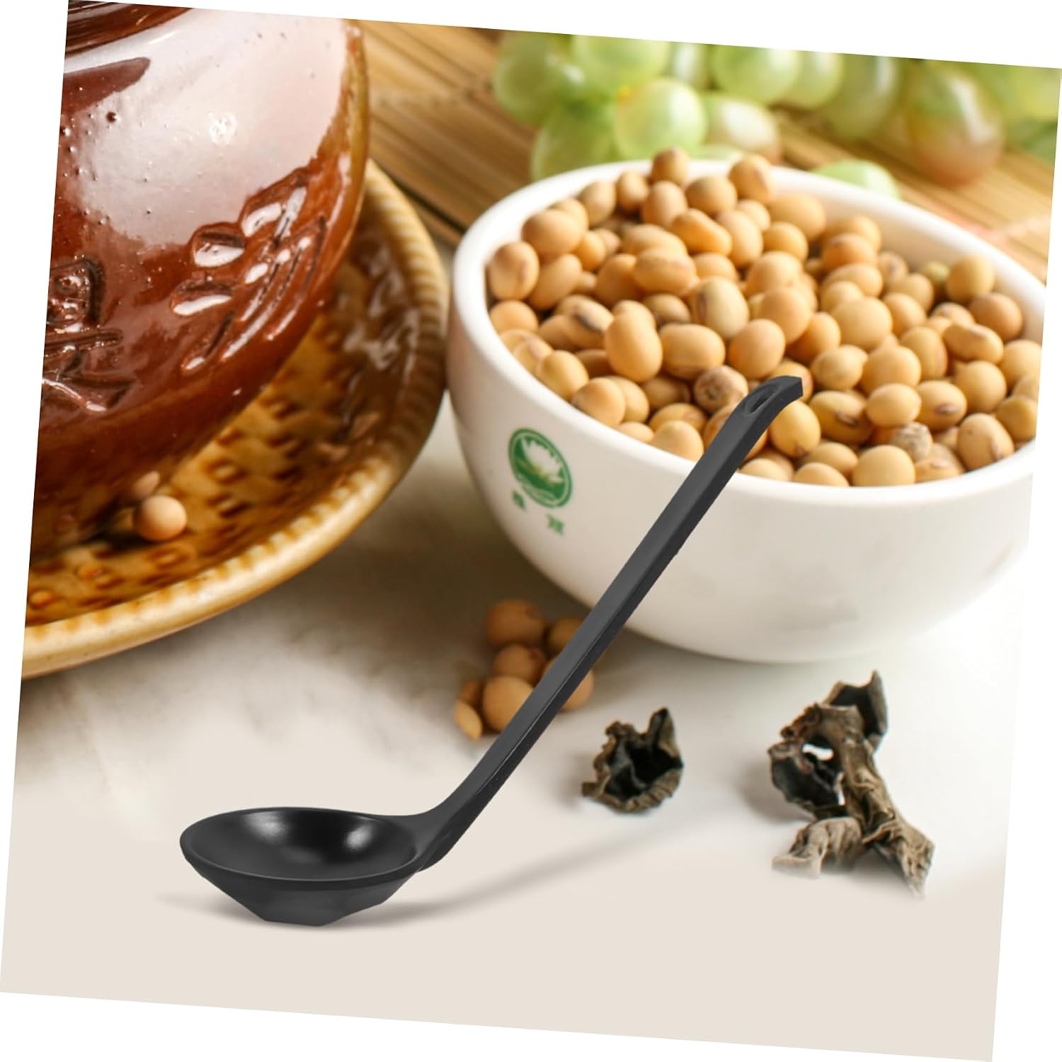VICASKY 2pcs Large Soup Ladle with Comfortable Grip Black Plastic Chinese Ramen Spoon for Serving Chili Stew Gravy Wontons and Hotpot at Family Dinners and Banquets