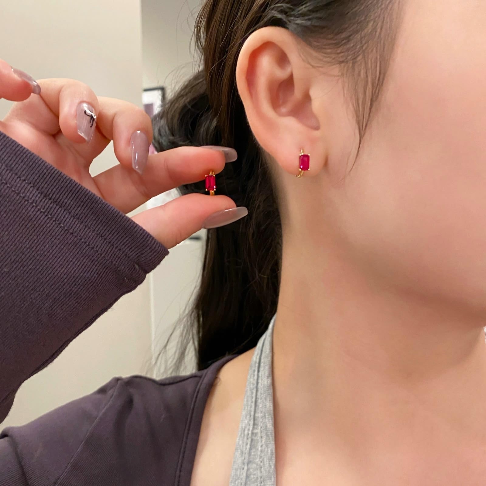 Epinki Prawdziwa biżuteria Creole Hoop żółte złoto 375, kolczyki damskie z laboratorium Rubin 1,4 ct (szlif bagietki, czerwony), kolczyki sztyfty bezniklowe 9K złoto
