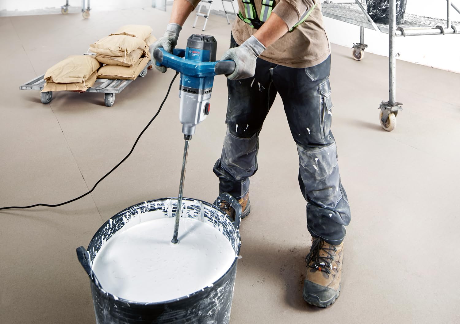 Bosch Professional malaxeur GRW 140 (puissance 1 400 W, 2 vitesses, avec fonction démarrage progressif)