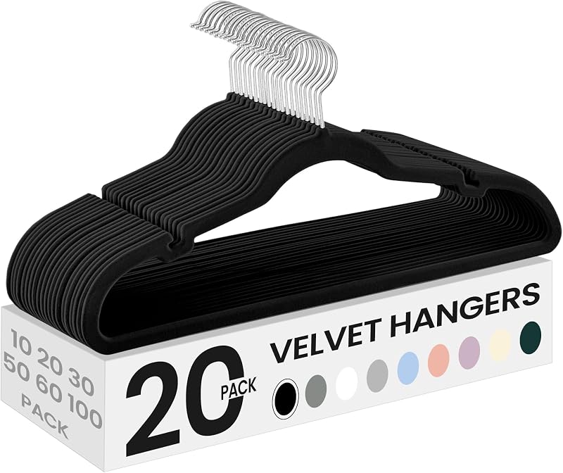 SONGMICS Perchas de Terciopelo, Paquete de 20, Perchas Antideslizantes con Muescas en los Hombros, Barra para Pantalones, Gancho Giratorio de 360°, Ahorro de Espacio, para Armario, Negro Tinta UCRF029B02