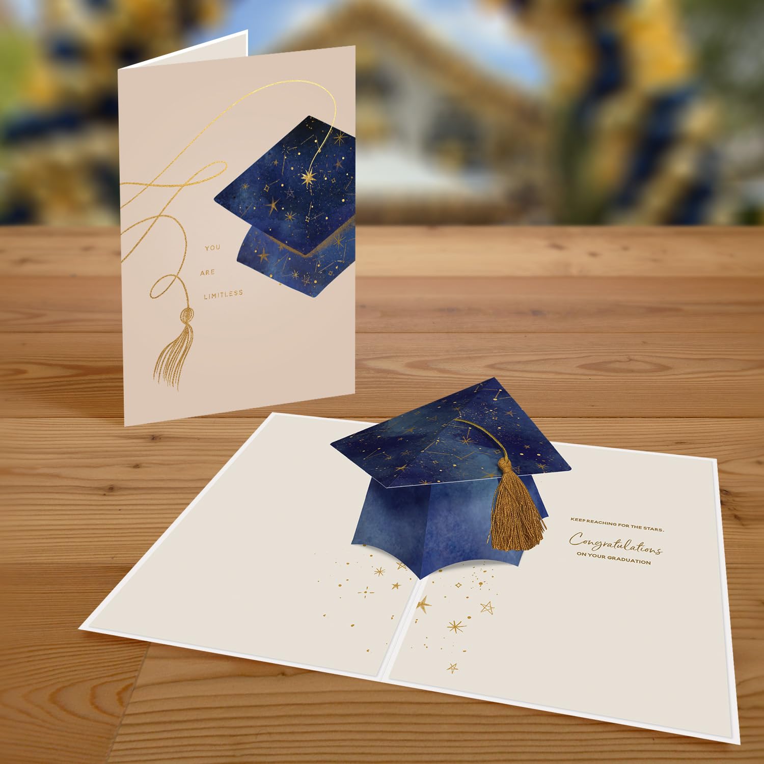 Tarjeta de felicitación desplegable 3D de graduación, diseño de gorra de graduación y tarjeta de graduación 3D para clase de 2024 (1 tarjeta con sobre)
