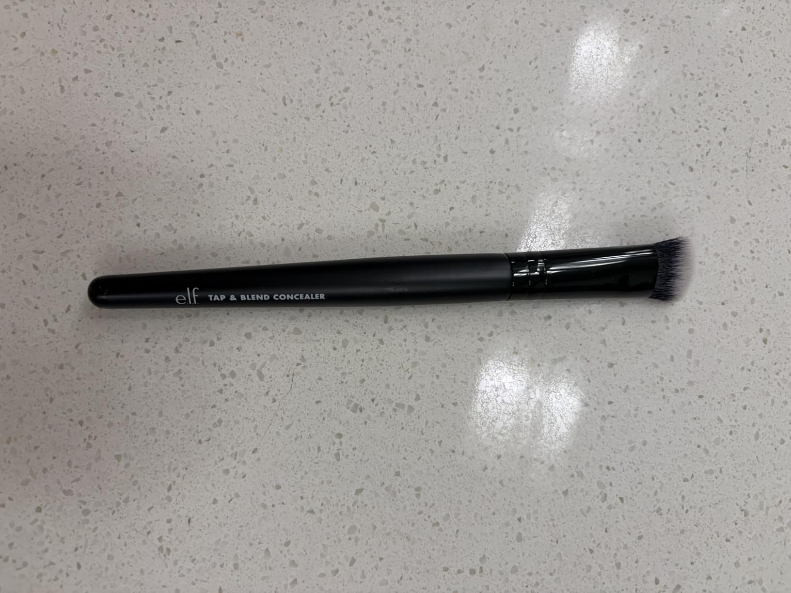 e.l.f. Tap & Blend Concealer Brush, Covers Blemishes & Dark Spots For An Airbrushed Finish With A Precision Tip, Synthetic, Vegan, & Cruelty-Free