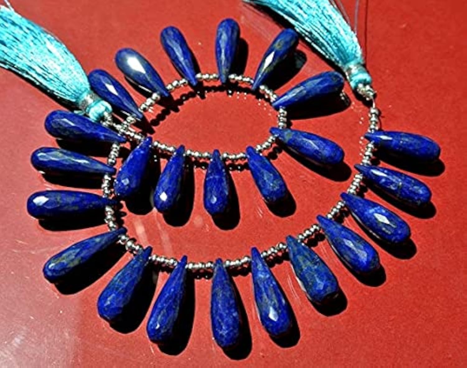 Perles de Lapis-Lazuli de qualité supérieure avec une taille facettée briolette haut de gamme