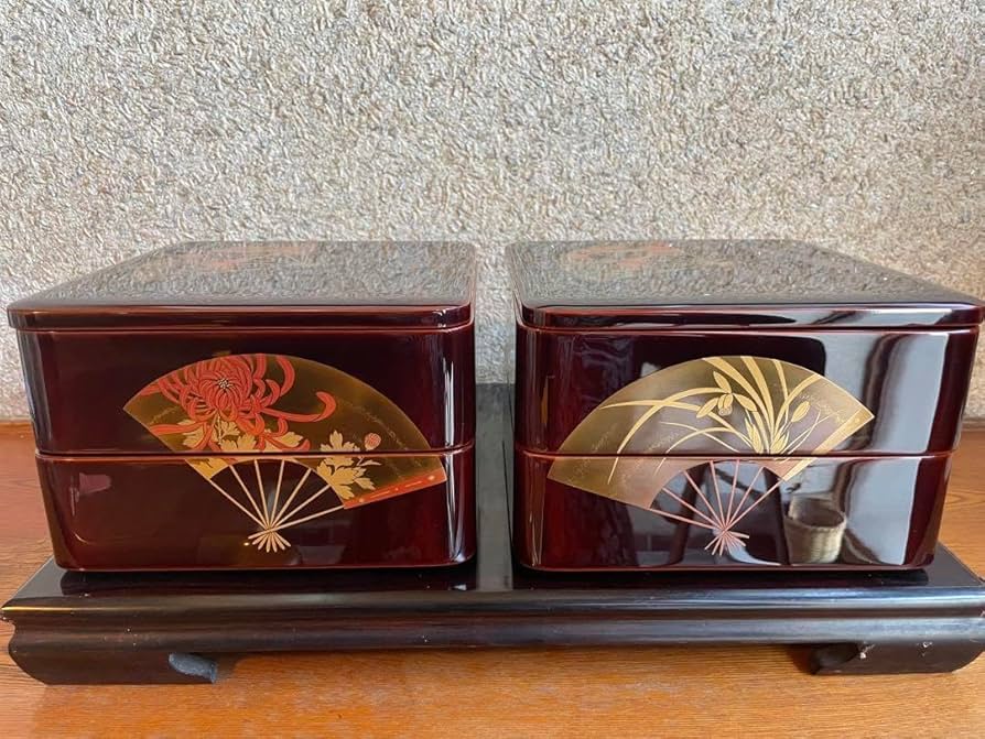 高級輪島塗　2段重箱(台付き) Amazon.co.jp: 輪島塗 重箱 四段重 （二段重2セット） 平台付き