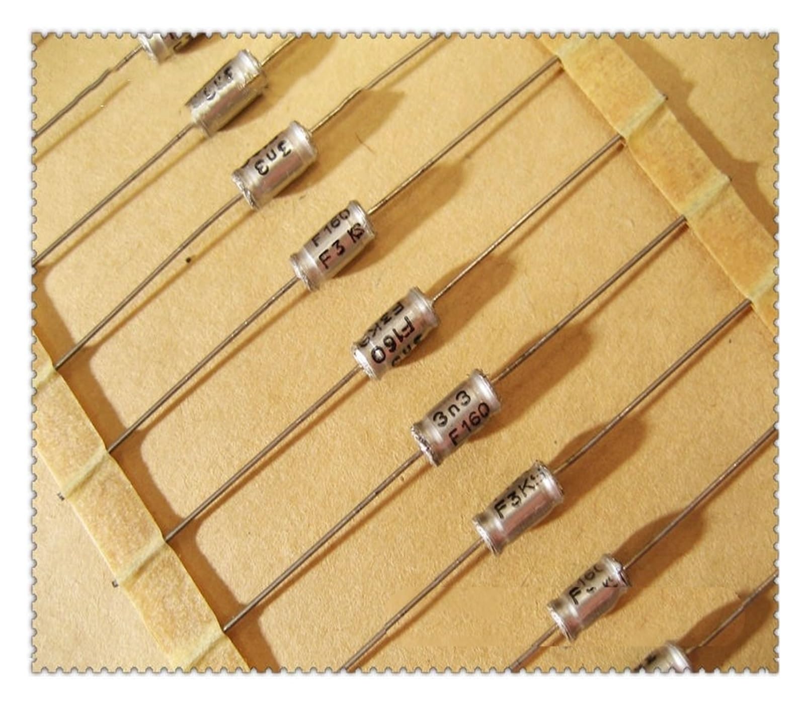 Condensateur axial à film d'étain KS429 3300pF 160V 1% pour circuit audio