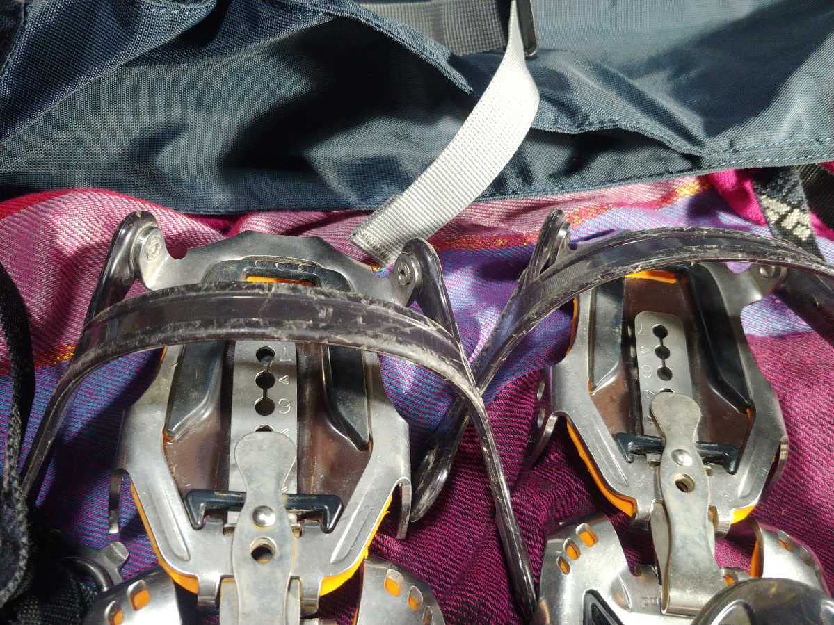  - 美品　ブラックダイアモンド　アイゼン　バックカントリー １２本爪 12本爪アイゼンブラックダイヤモンド セラッククリップ-グリベル