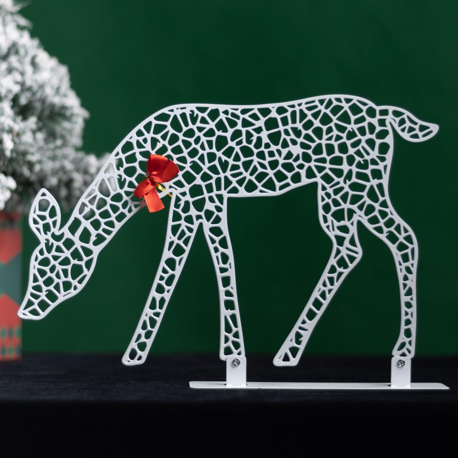 Cocoarm Decorazioni Natalizie Illuminate Cervi Ferro LED Renne Famiglia Set 3 Pezzi Bianco Caldo Decorazione da Tavolo 3D con Fiocchi Rossi e Campanelli per Interni Ed Esterni Portico Giardino