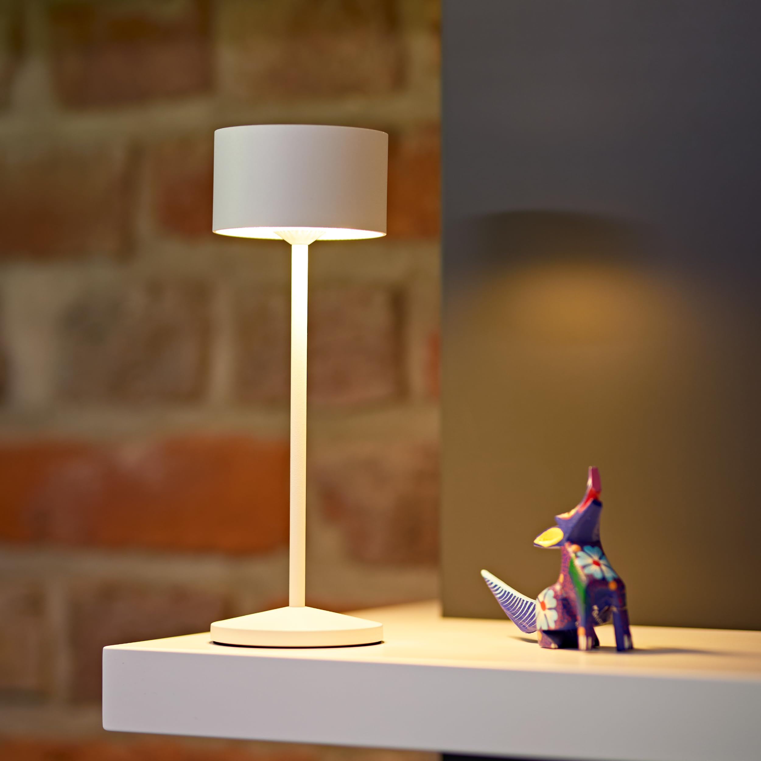 SIGOR Veluna schneeweiß - LED Akku-Tischlampe dimmbar & kabellos mit FlexMood (2200K/2700K), bis 14h Leuchtdauer, USB-C Ladefunktion, IP44 Outdoor & Indoor, Aluminium, Design-Lampe