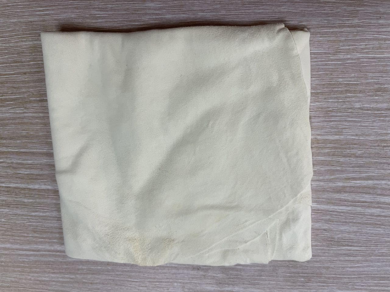 Pelle per pulizia dei finestrini auto di Voso, panno in pelle per veri professionisti con originale concia all'olio di pesce per casa e auto