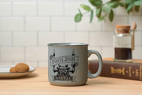 Miniatura 112 de Silver Buffalo Casper The Friendly Ghost - Taza de cerámica, 20 onzas Casper El fantasma amistoso,Beetlejuice rayas verdes y negras,Beetlejuice aquí