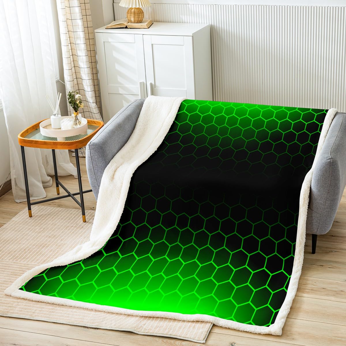 Bedluxy Green Black Ombre Honeycomb Plush Blanket for Boys Girls Geometry Hexagon Sherpa Blanket Abstract Green and Black Fleece Throw Blanket Hexagonal Fuzzy Blanket Double 60"x79"