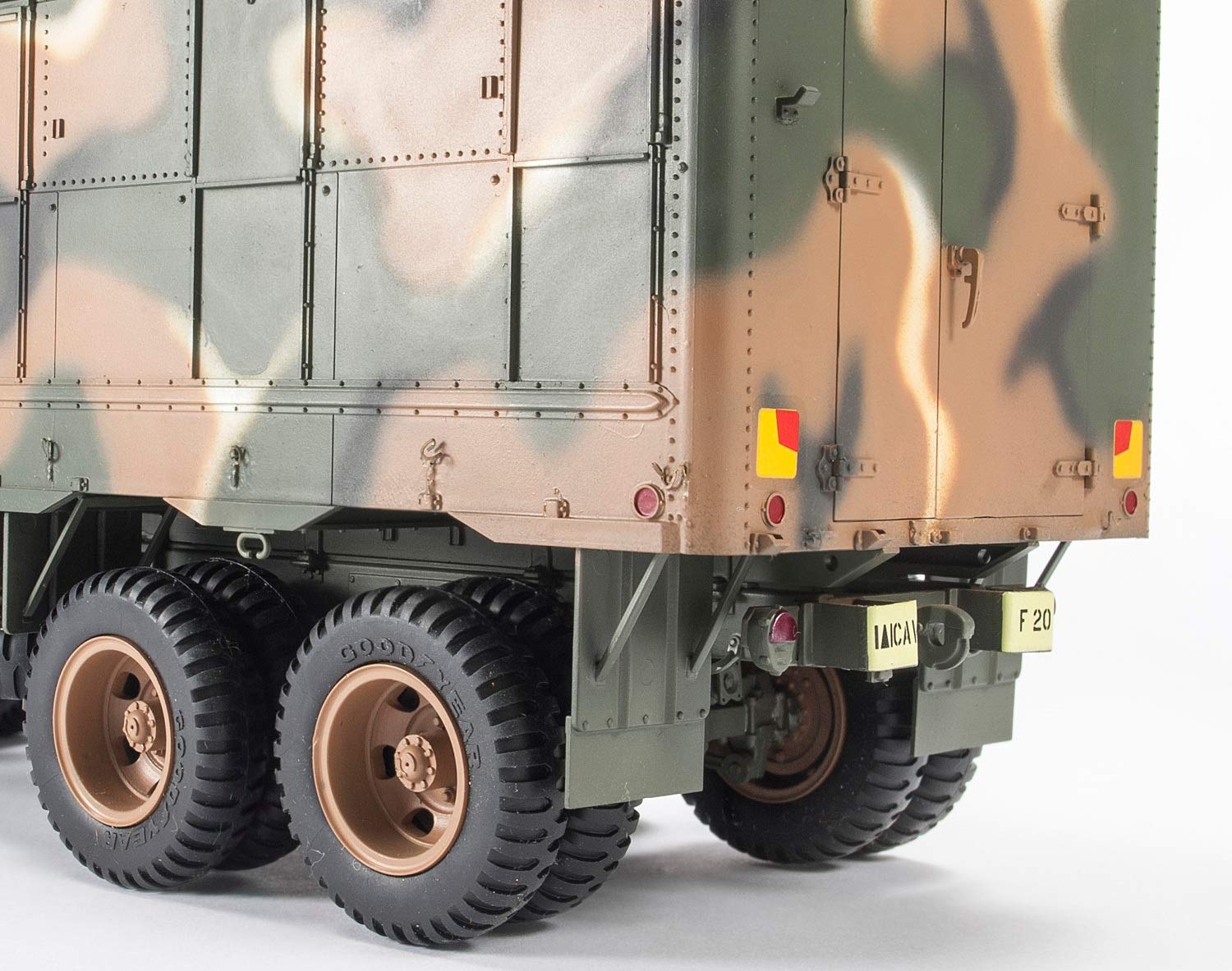 Amazon | AFVクラブ 1/35 アメリカ軍 M109A3 パネルバン型カーゴ