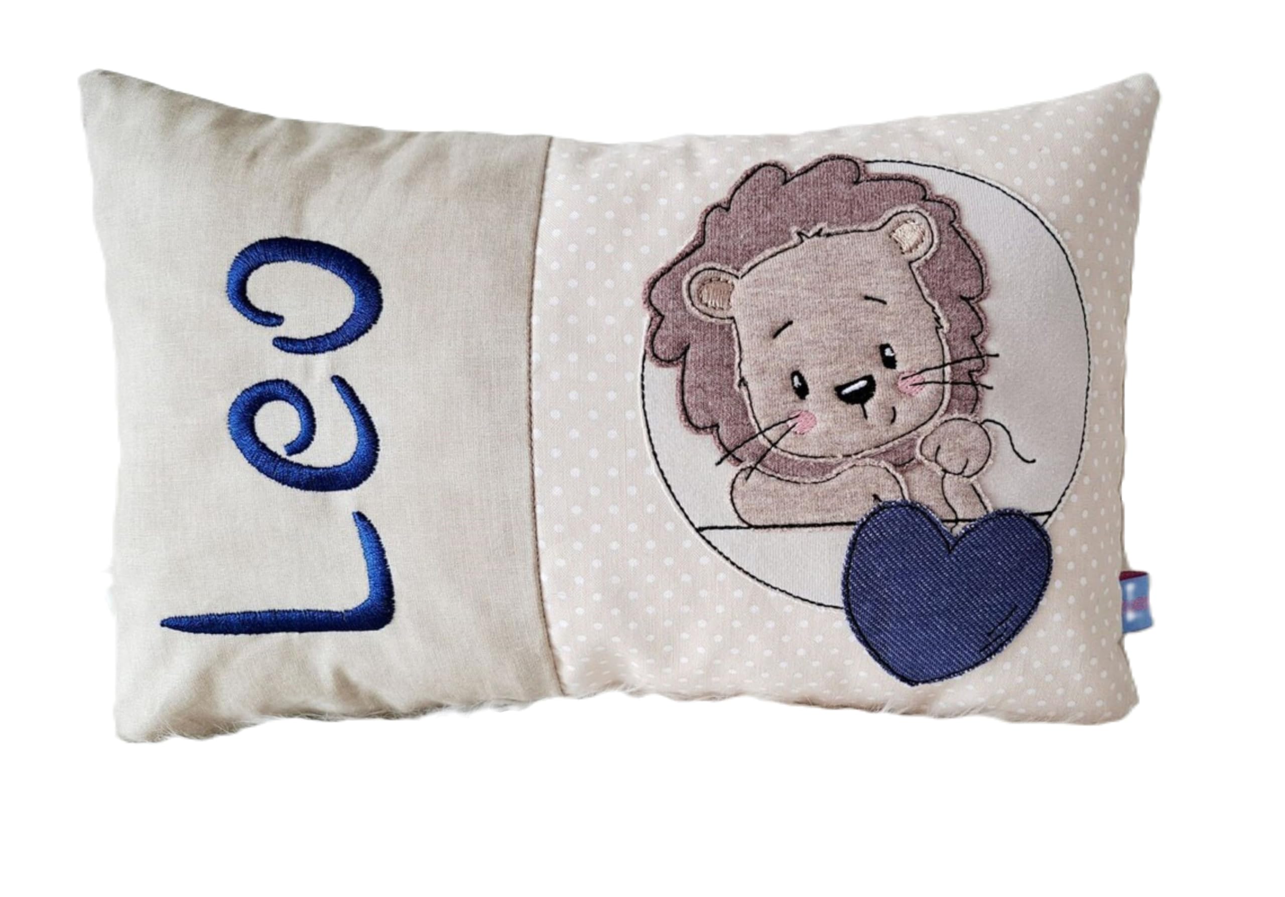 Personalisiertes Kissen zur Geburt und Taufe | Bestickt mit Namen und süßem Löwen | Baumwolle… (20cm x 30cm, Löwe)