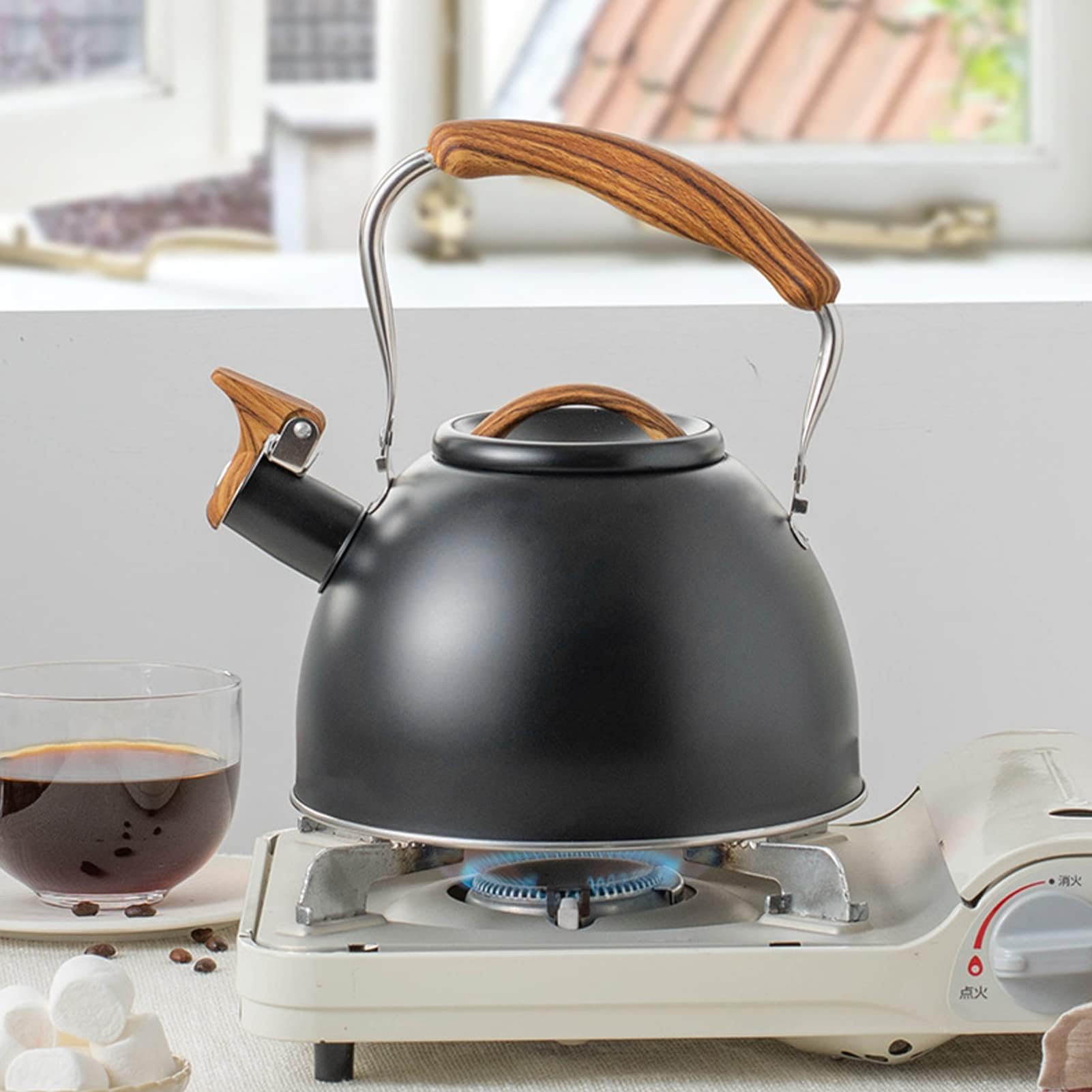 Teekessel aus Edelstahl mit Holzgriff, Pfeifkessel Induktion 3 l, Retro Teekanne, Wasserkocher für Elektroherde, Gasherde und Keramik (schwarz)