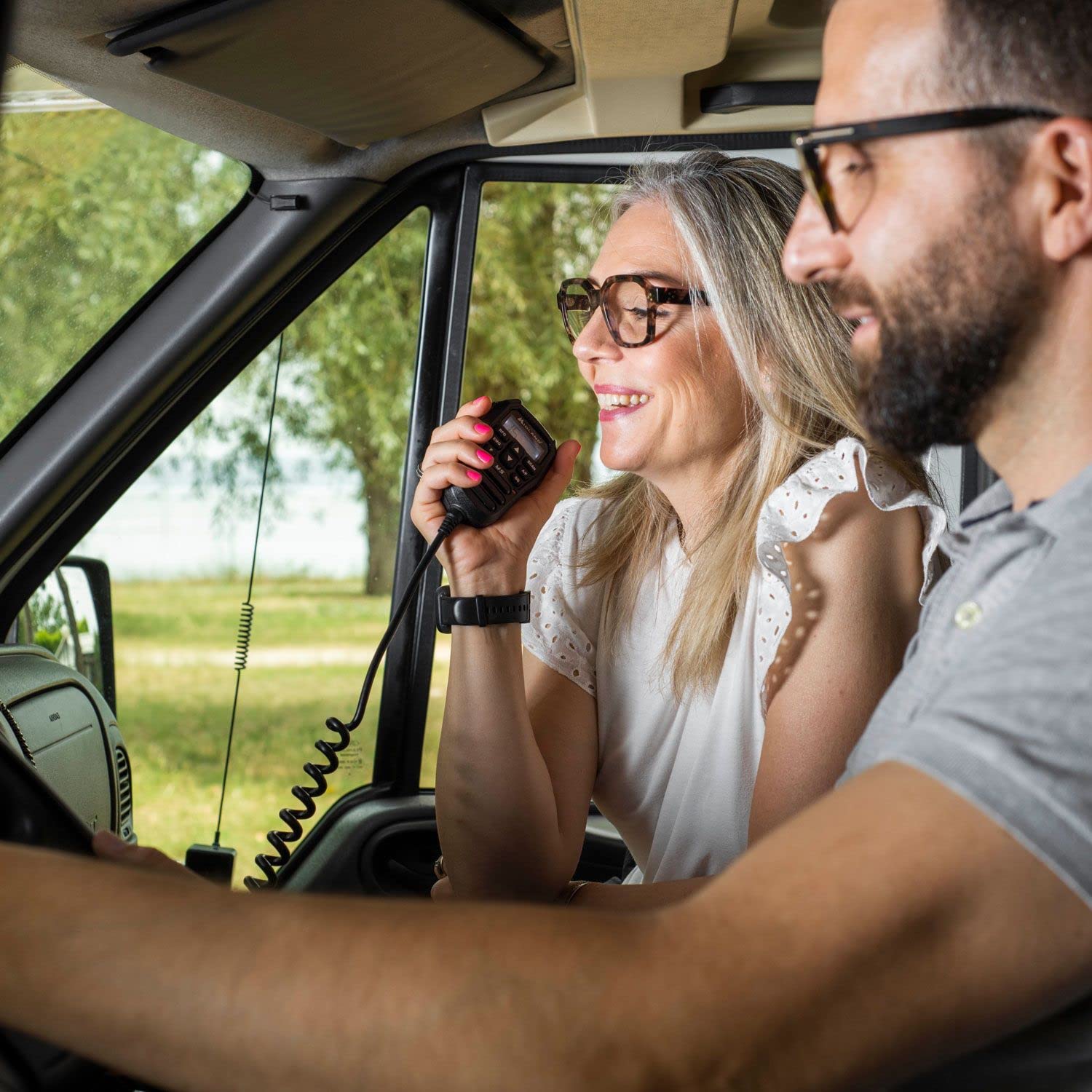 Midland - Antenna CB RV 65 da Vetro per Radio CB, Alta Prestazione per Camper Auto e Camion, Lunghezza 65cm, Potenza Max 10W, Impedenza 50 Ohm, ROS < 1.2, 40 Canali, Cavo 5m, Installazione Senza Fori