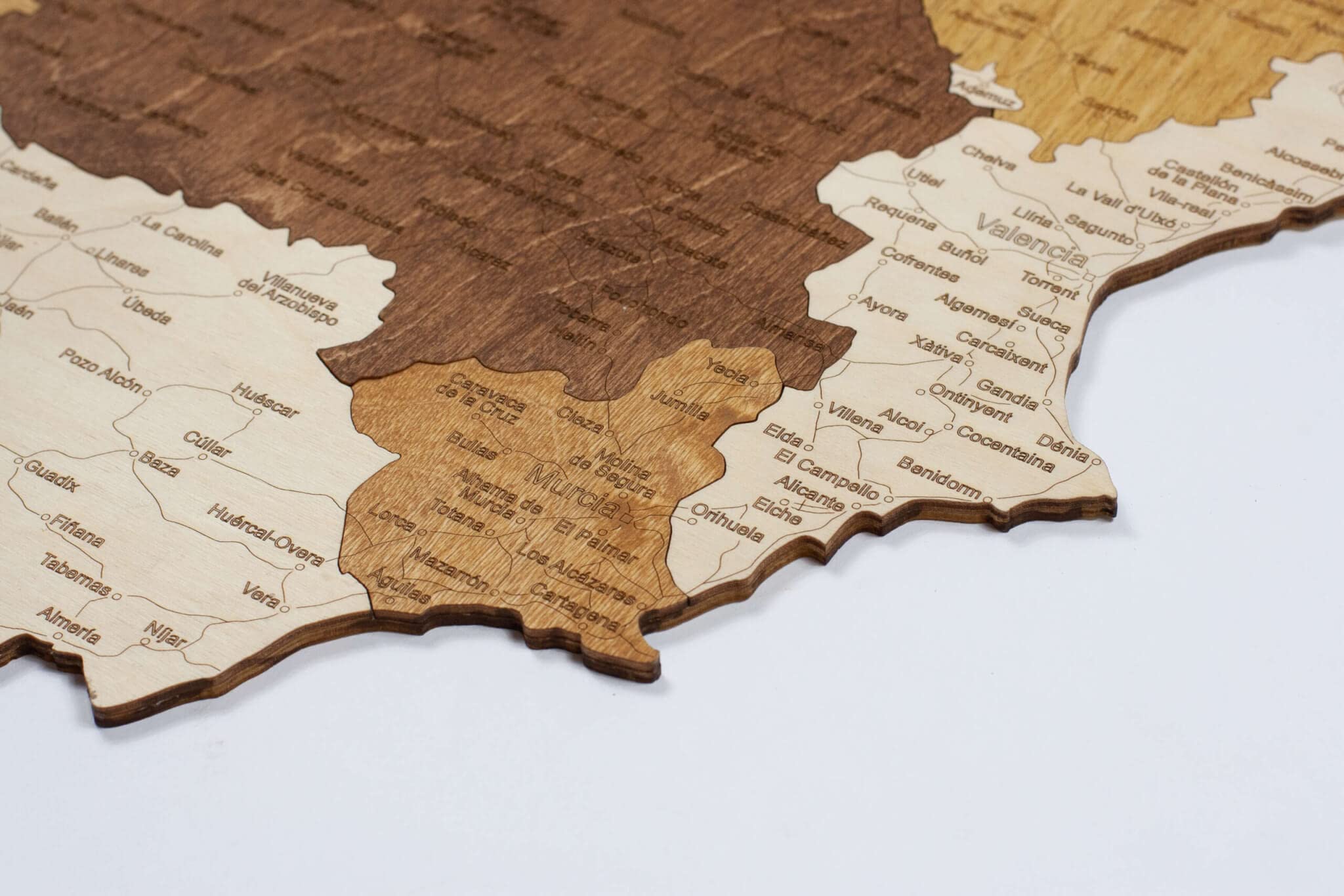 Mapa de madera 2D de España - Mapa de varias capas, madera teñida multicolor, nombres grabados, decoración de pared para su oficina, sala de estar, pasillo (98 x 80 cm)