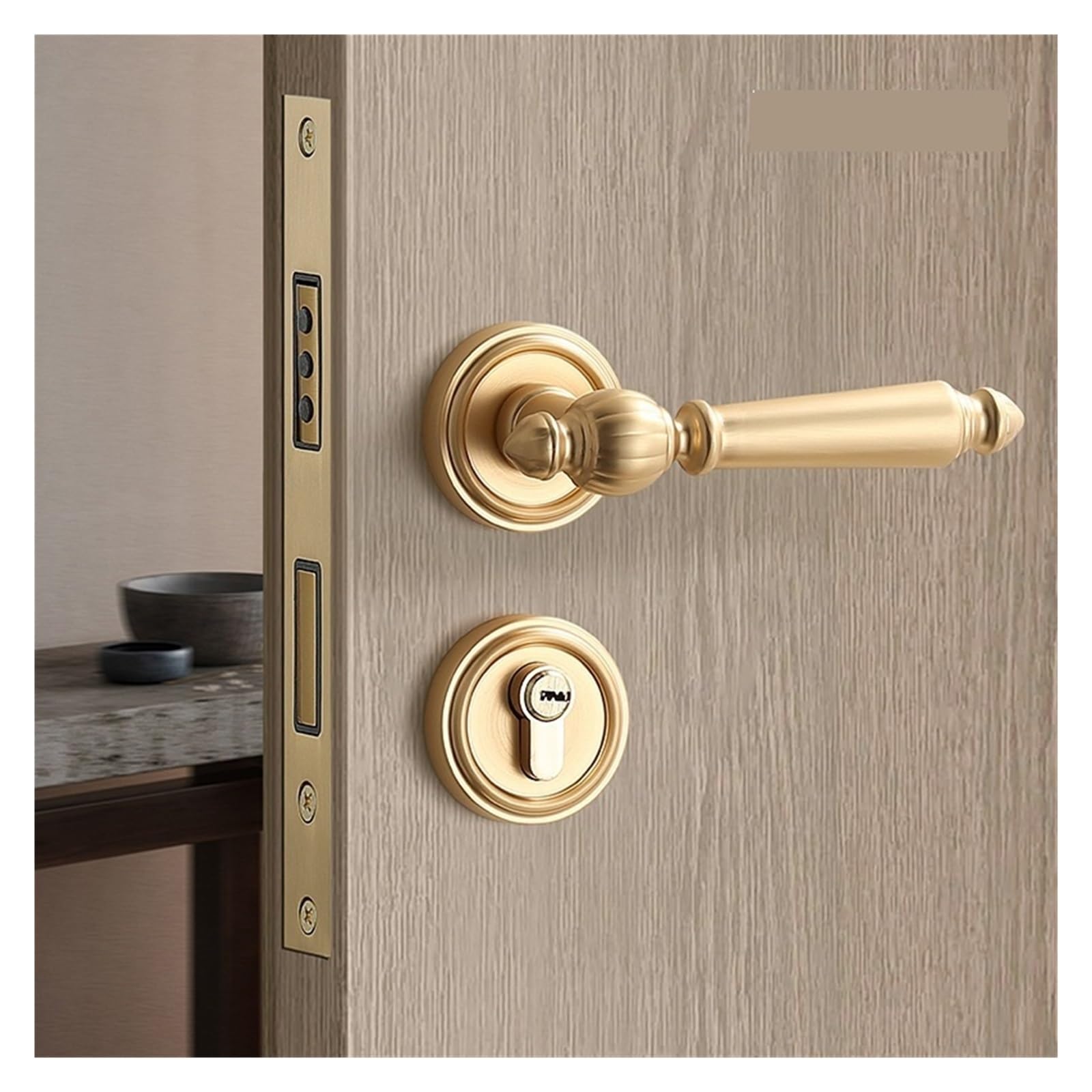 Serrure de porte de chambre silencieuse pour préserver le sommeil en or brossé