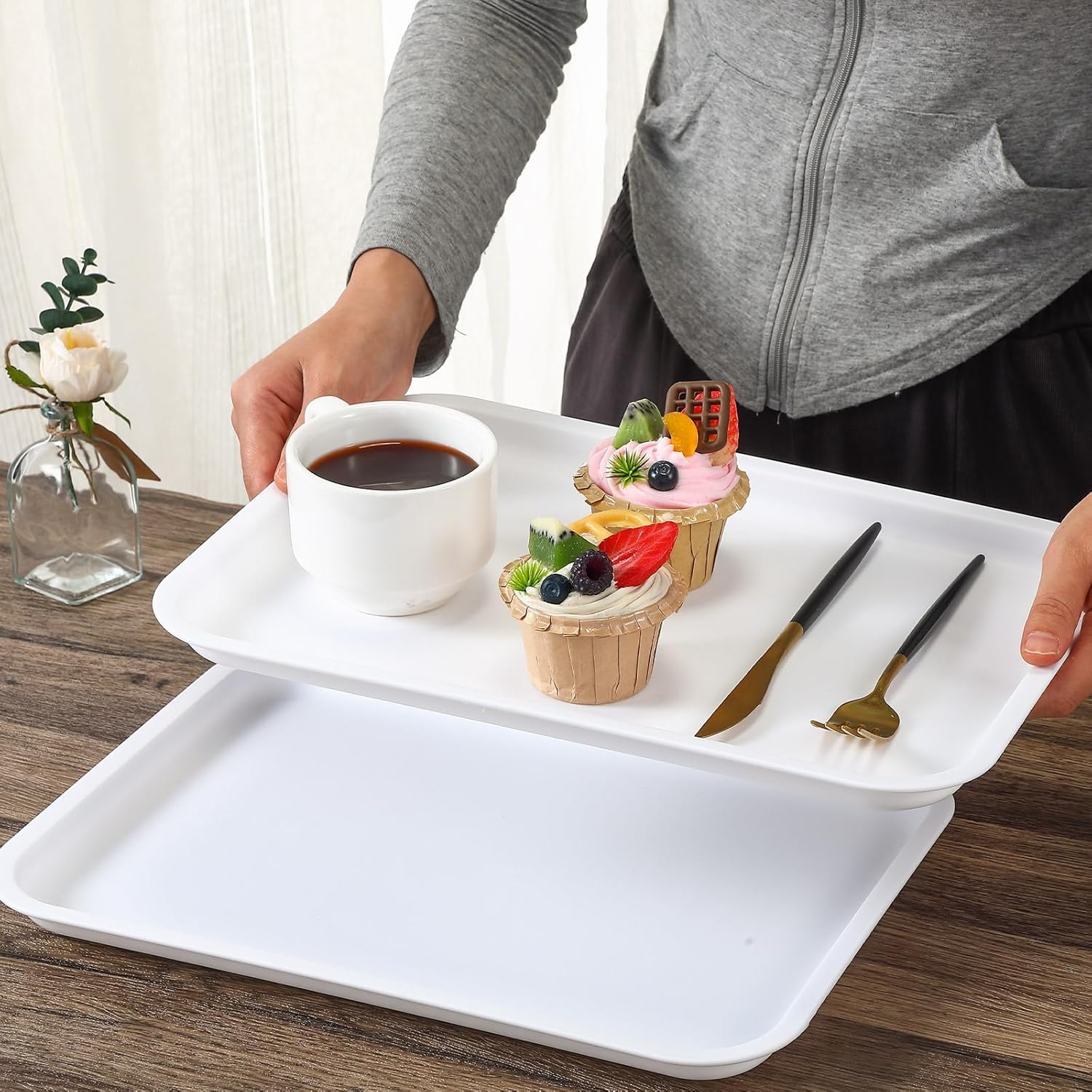 24 vassoi in plastica antiscivolo, resistenti alle temperature per cucina, sala da pranzo, caffè, 360 x 270 x 20 mm, in polipropilene, colore: bianco