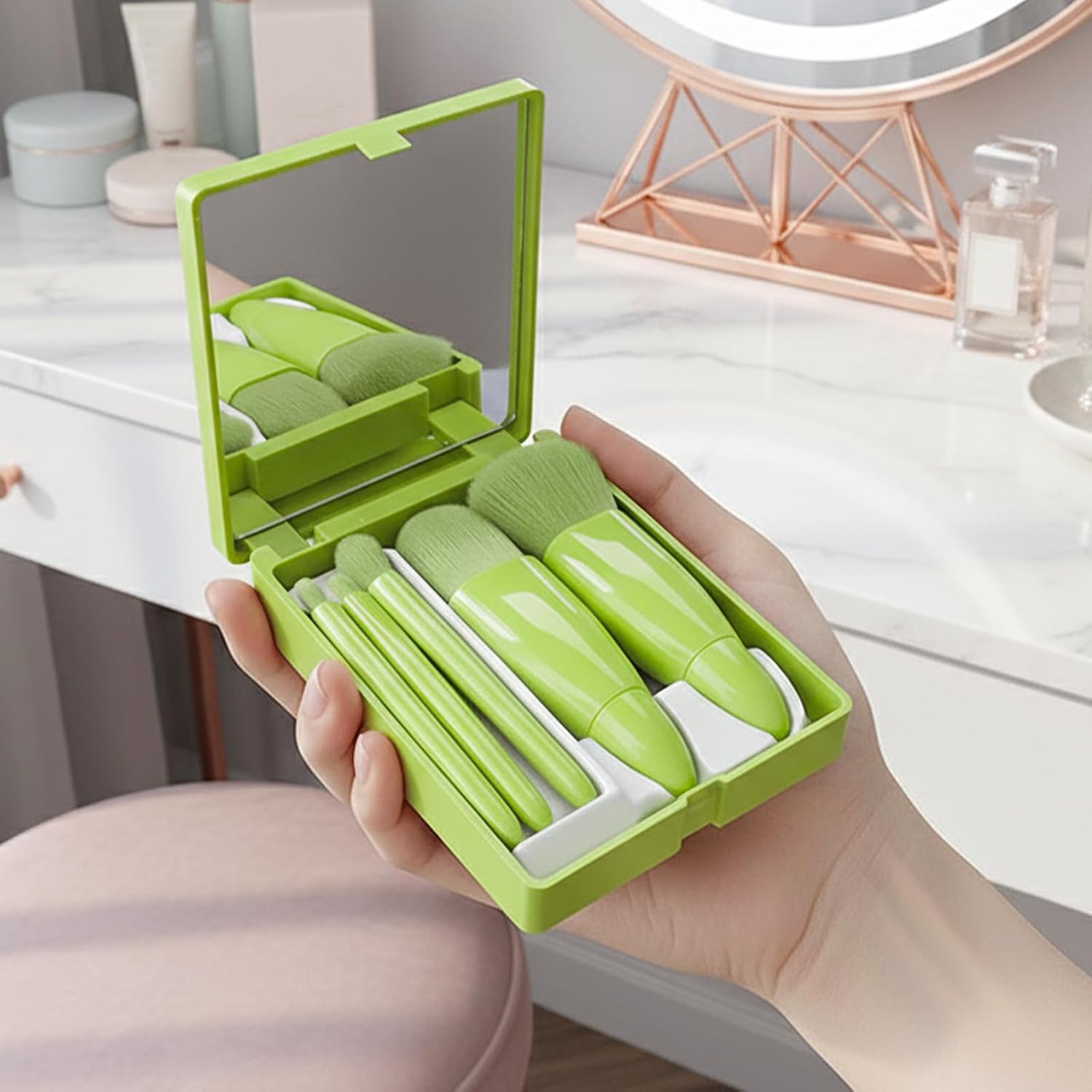 5Pcs Travel Makeup Brush Set, Portable Mini Makeup Brushes with Mirror Case for Foundation Powder Blush Eyeshadow Concealer, Brown