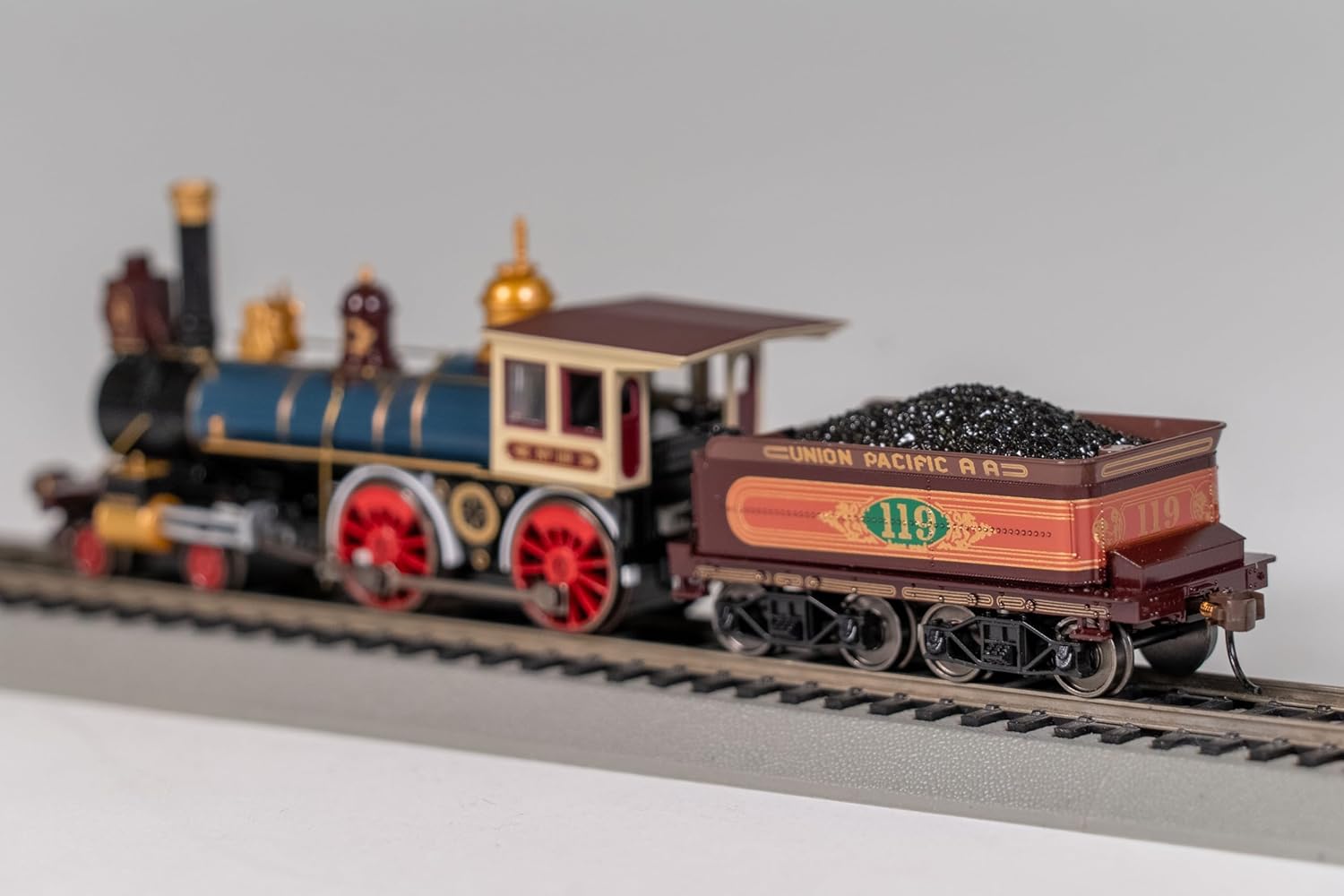 Rear view of the Bachmann 4-4-0 American Steam Union Pacific #119 locomotive and tender, highlighting the E-Z Mate coupler.