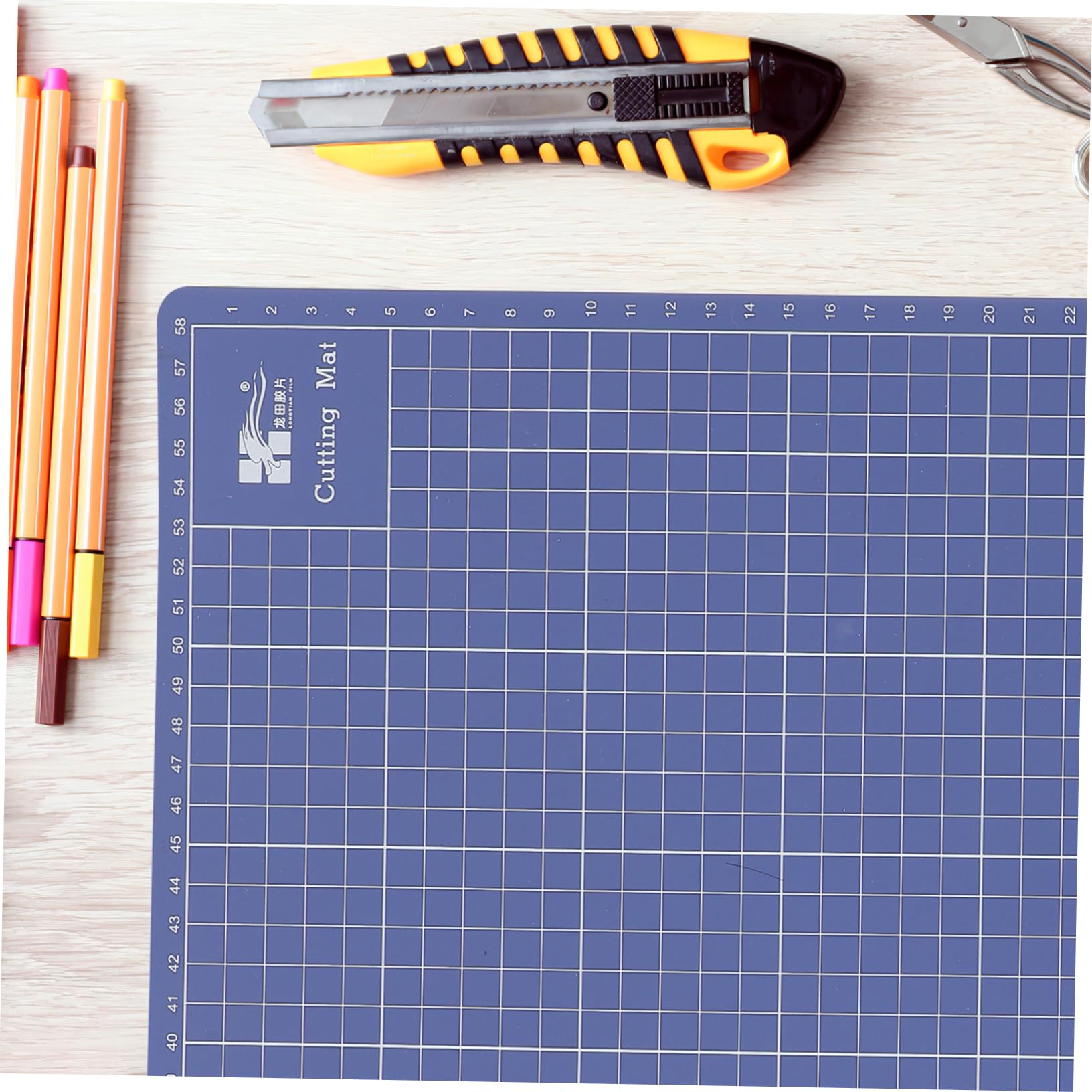 OSALADI Folding Self Healing Cutting Mat to Portable Durable Mat for Scrapbooking Quilting Sewing Arts Crafts for Students and Hobbyists