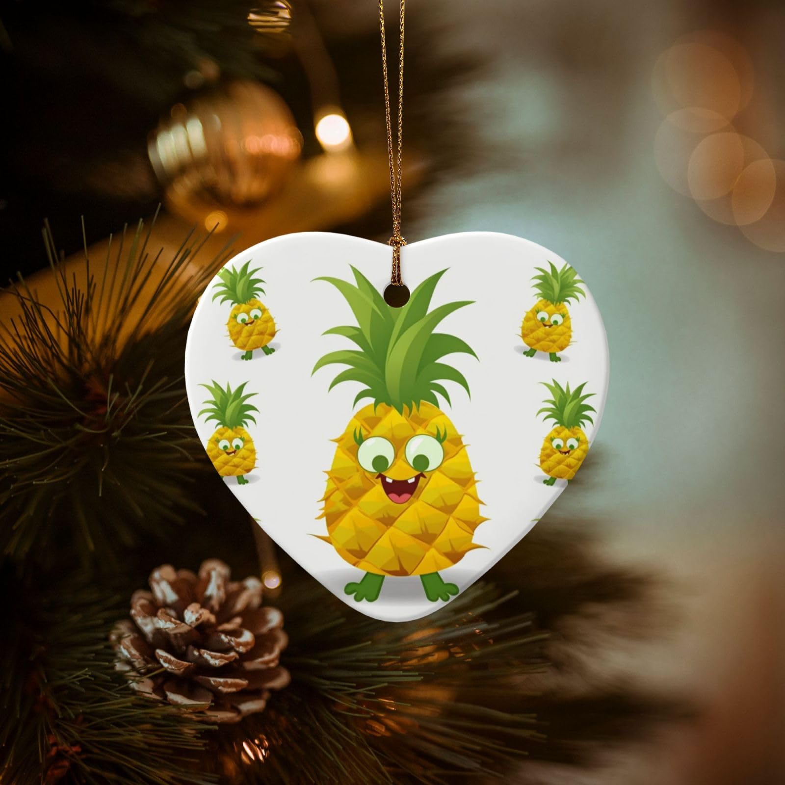 Christmas Tree Ornaments Ceramics Christmas Decorations Pineapple Ornaments with Gold Ribbon Porcelain Xmas Tree Crafts Heart Shape Hanging Pendant for Christmas Tree Party Decor